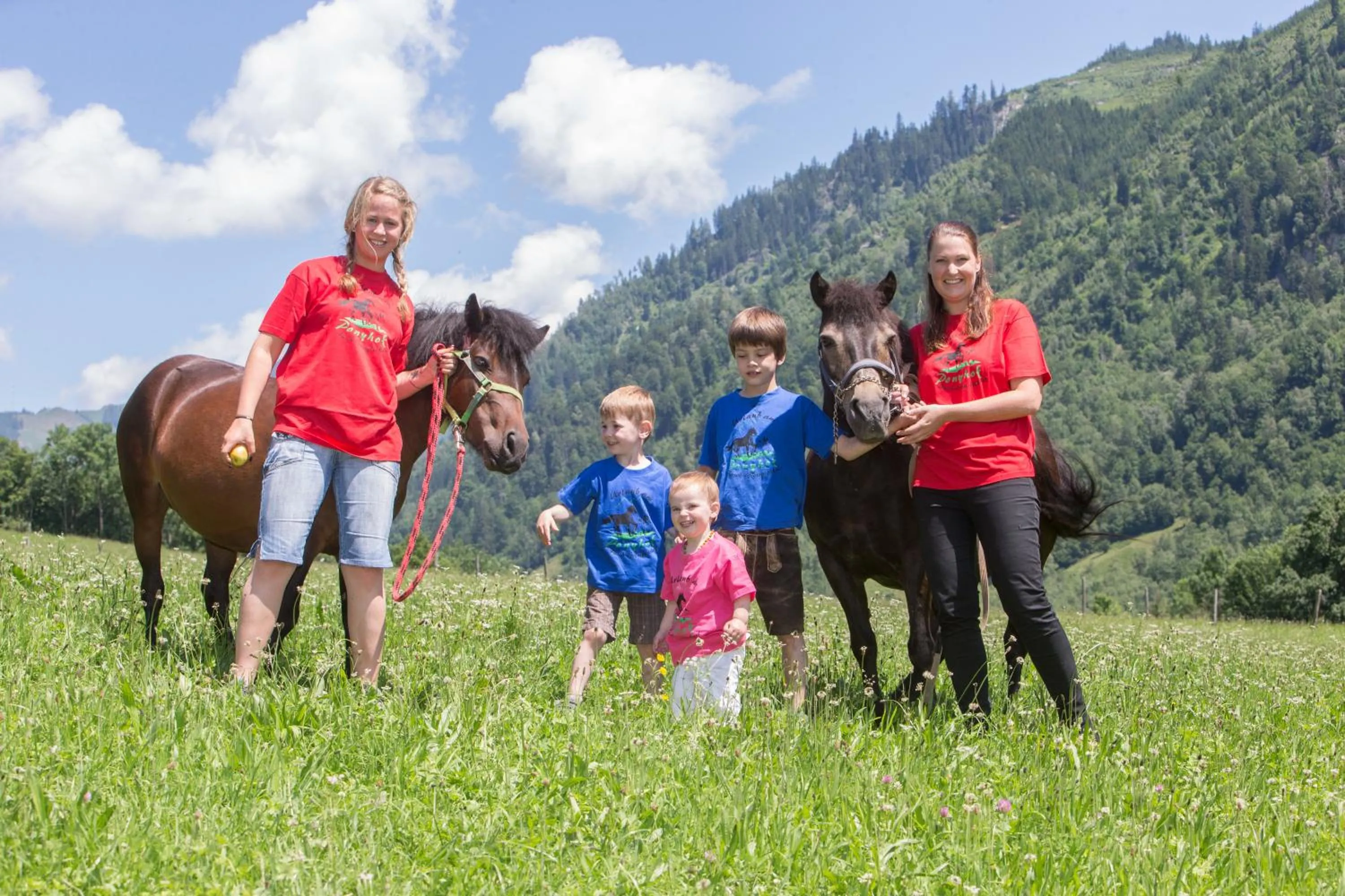young children in Feriendorf Ponyhof