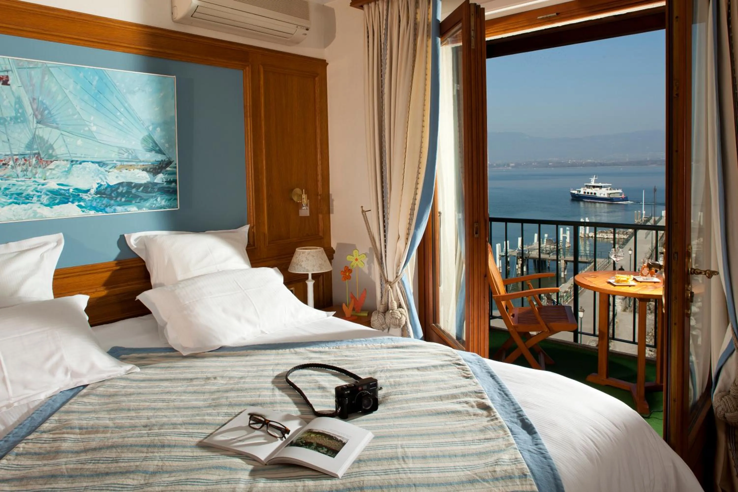 Bedroom, Bed in Hôtel Restaurant Du Port