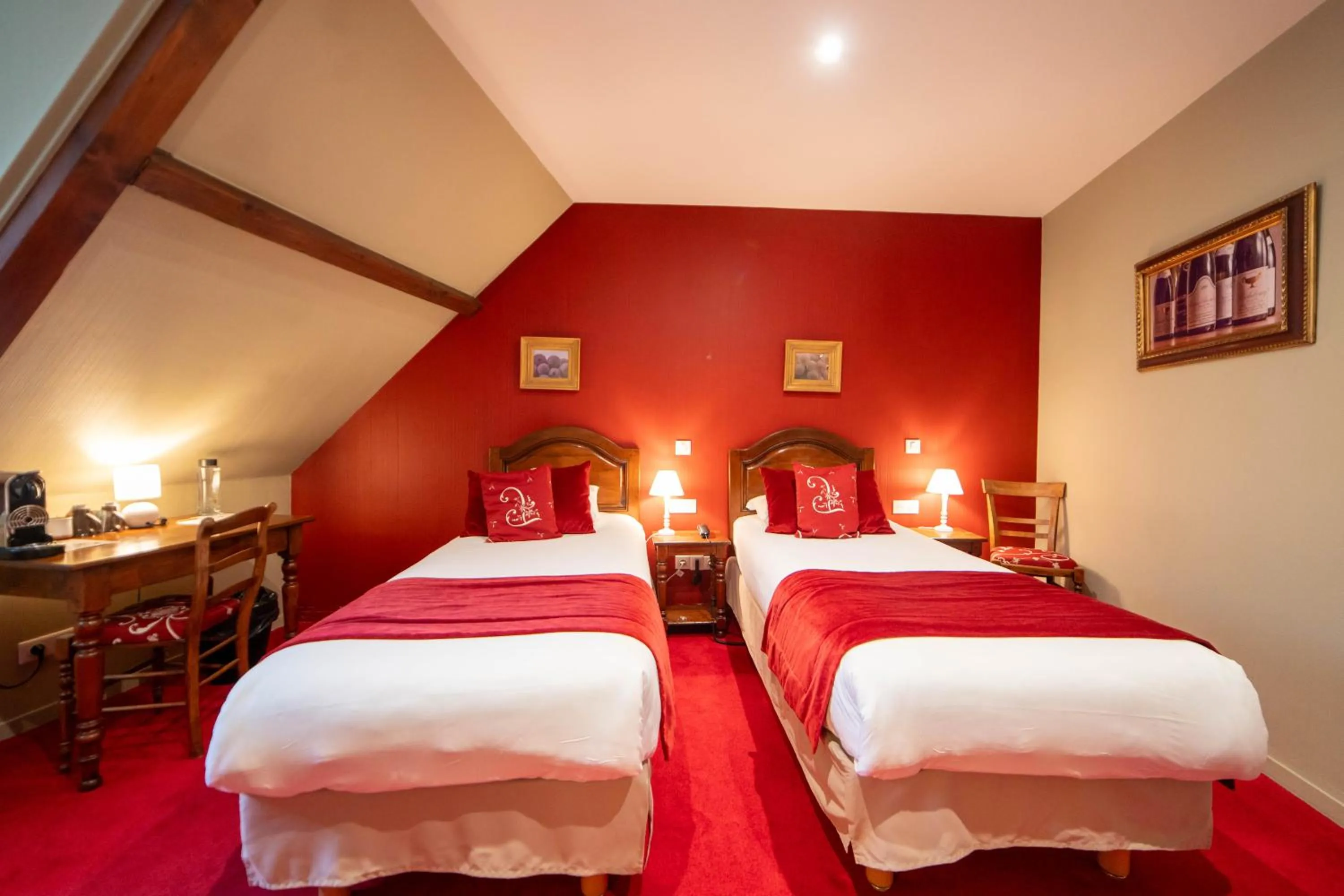 Coffee/tea facilities, Bed in Hôtel Wilson - Teritoria