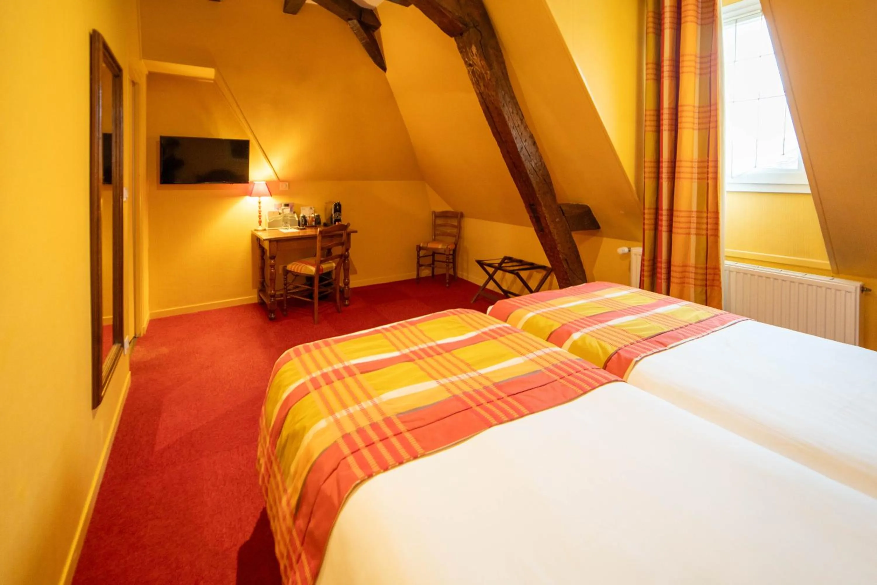 Coffee/tea facilities, Bed in Hôtel Wilson - Teritoria