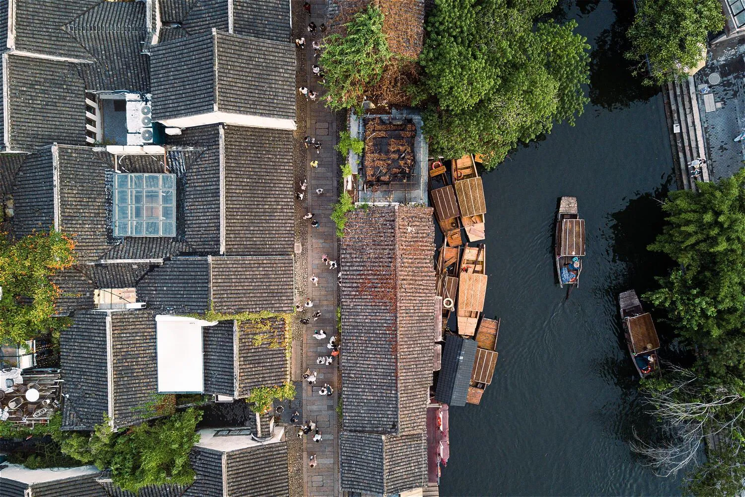 Entertainment in W Suzhou - Jinji Lake