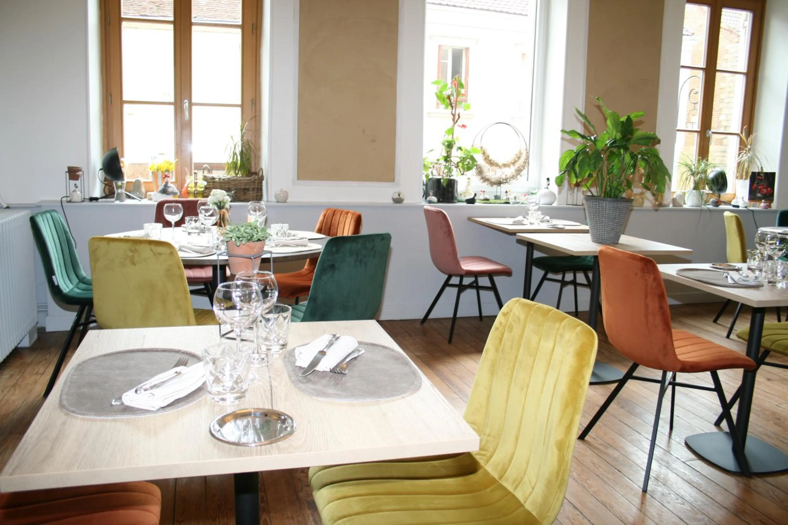 Restaurant/places to eat in Logis Hostellerie Bressane