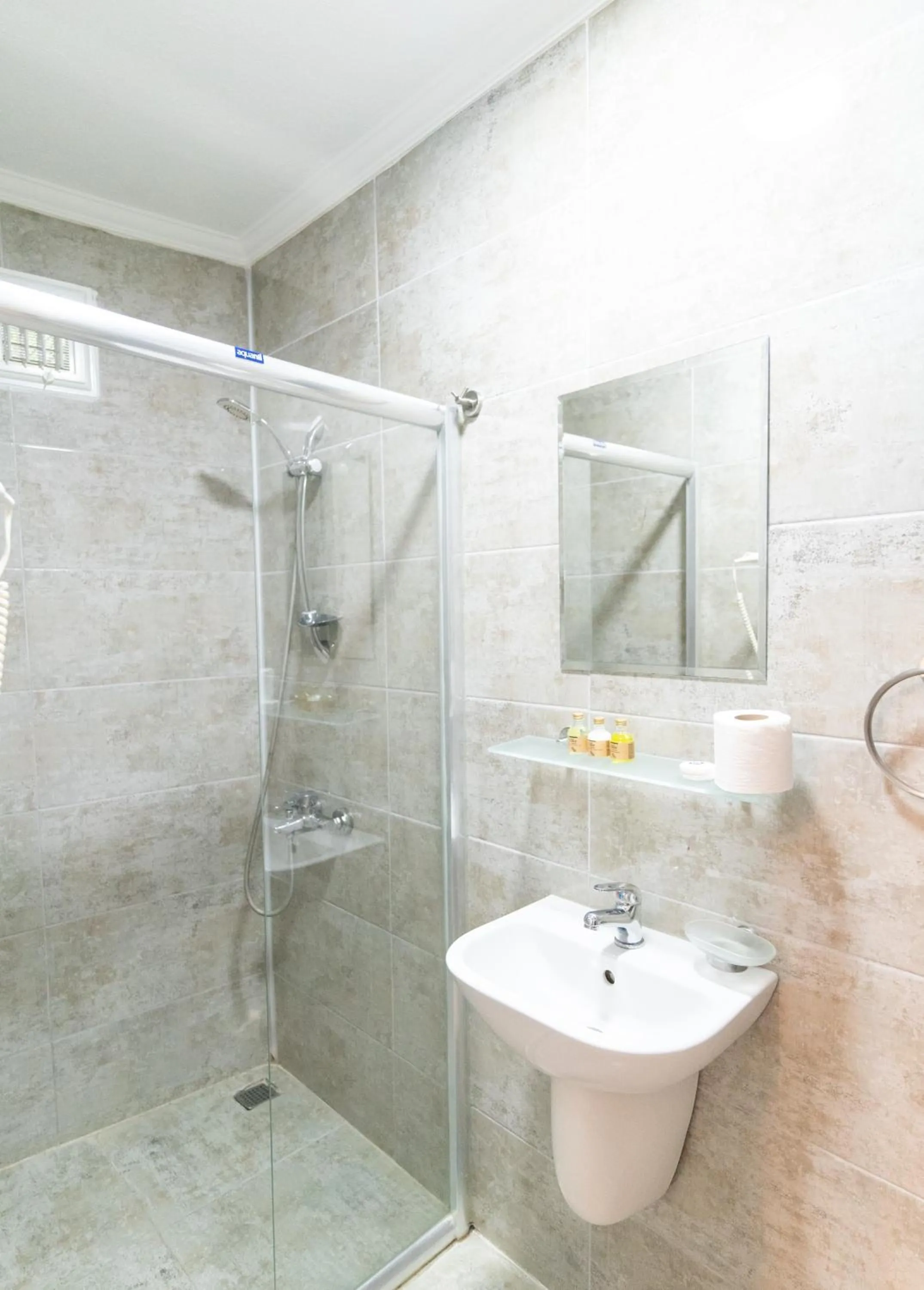 Bathroom in Kayalar Blue Beach Hotel