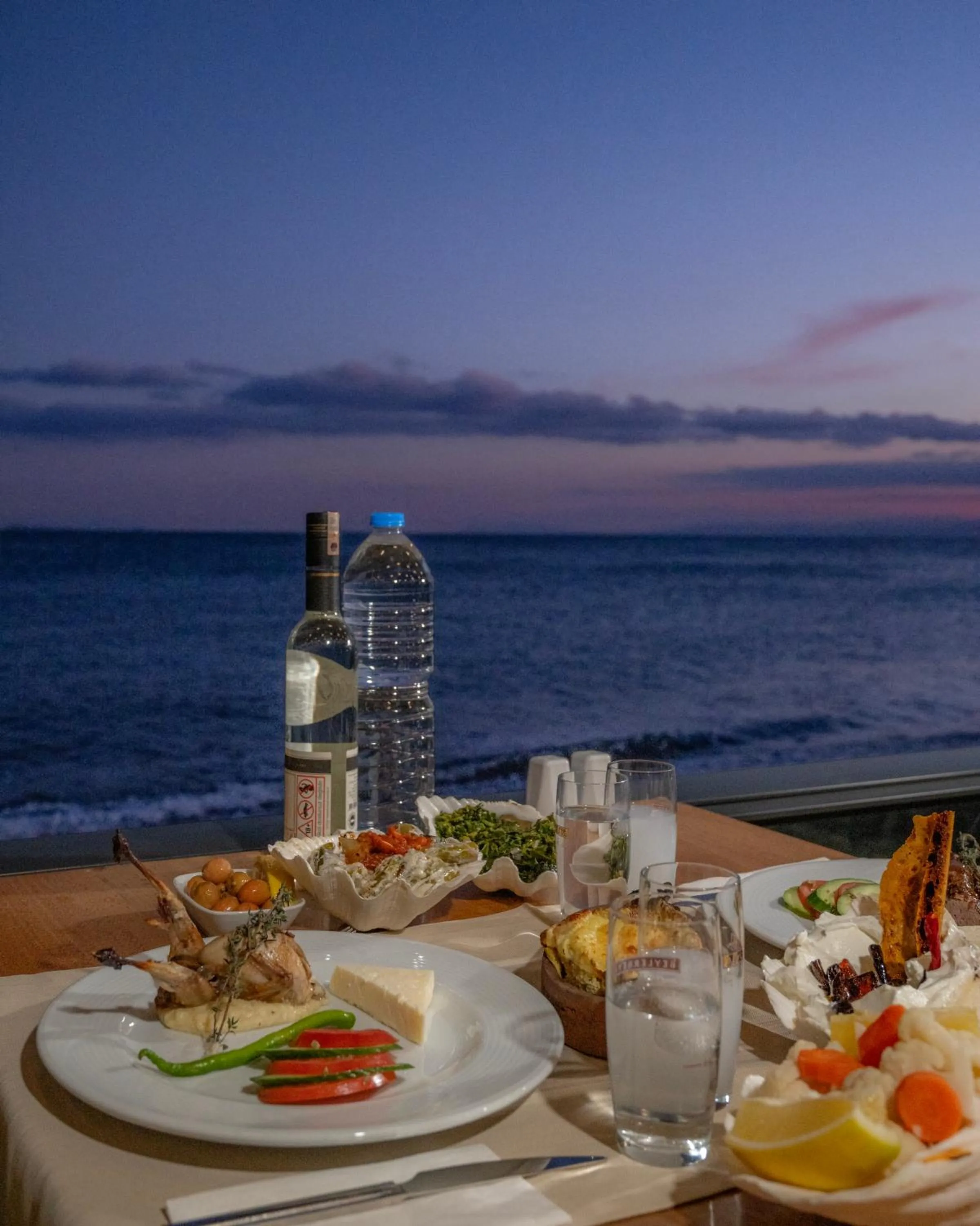 Restaurant/places to eat in Kayalar Blue Beach Hotel