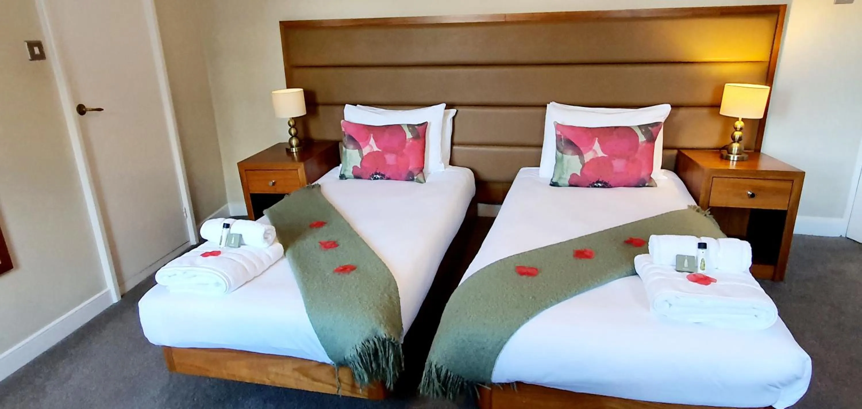 Bedroom, Bed in Cathedral Gate