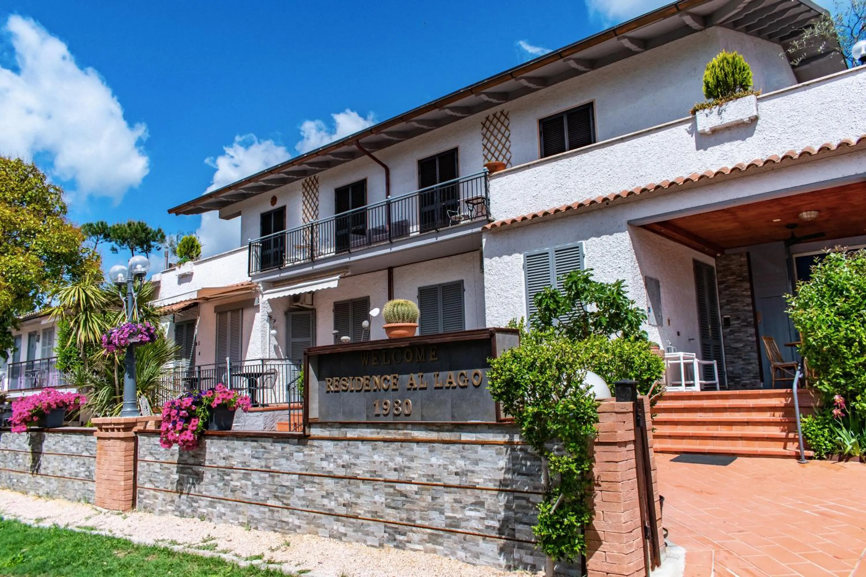 Facade/entrance in Residence Al Lago