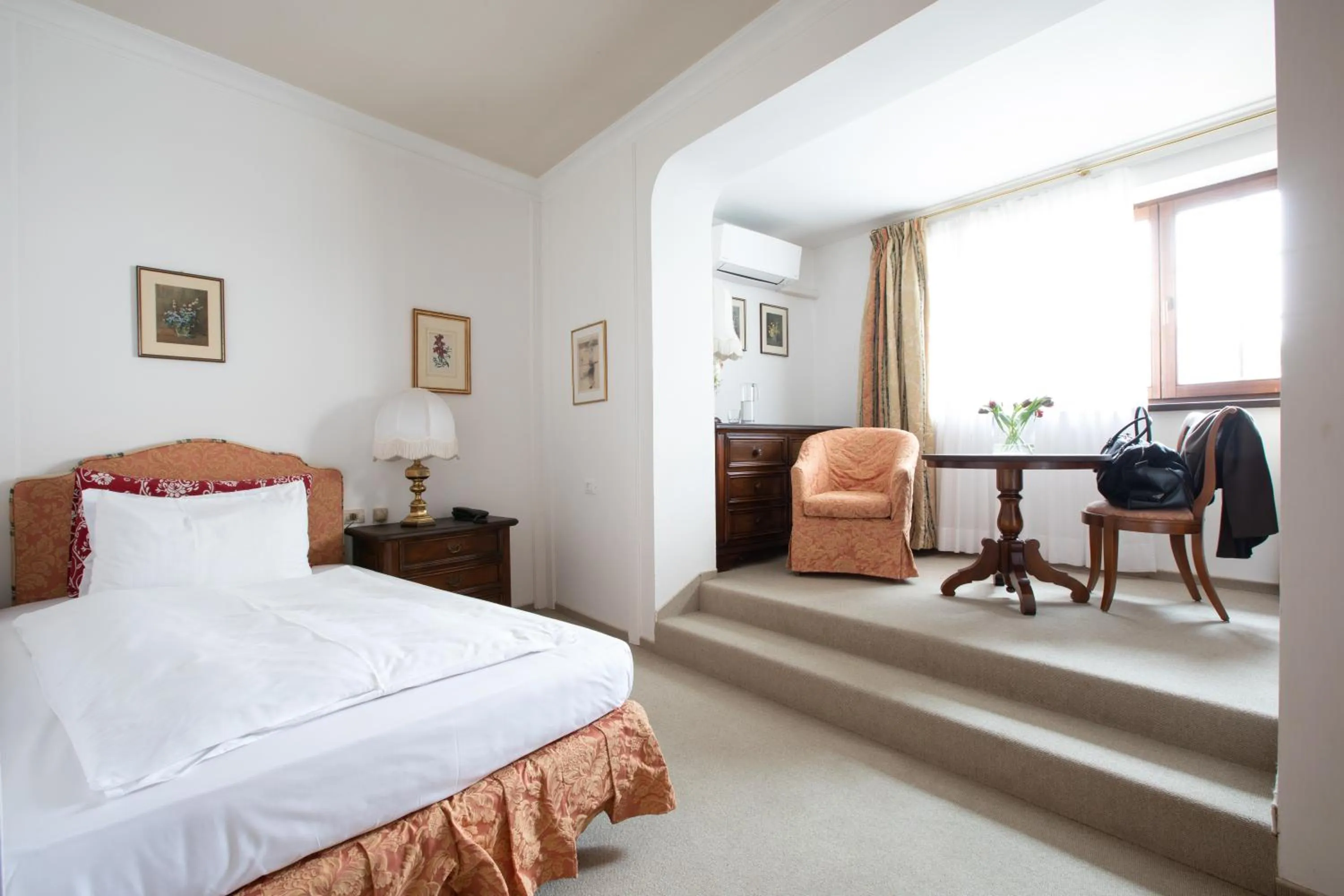 Bed in Hotel Castel Rundegg (Adults Only)