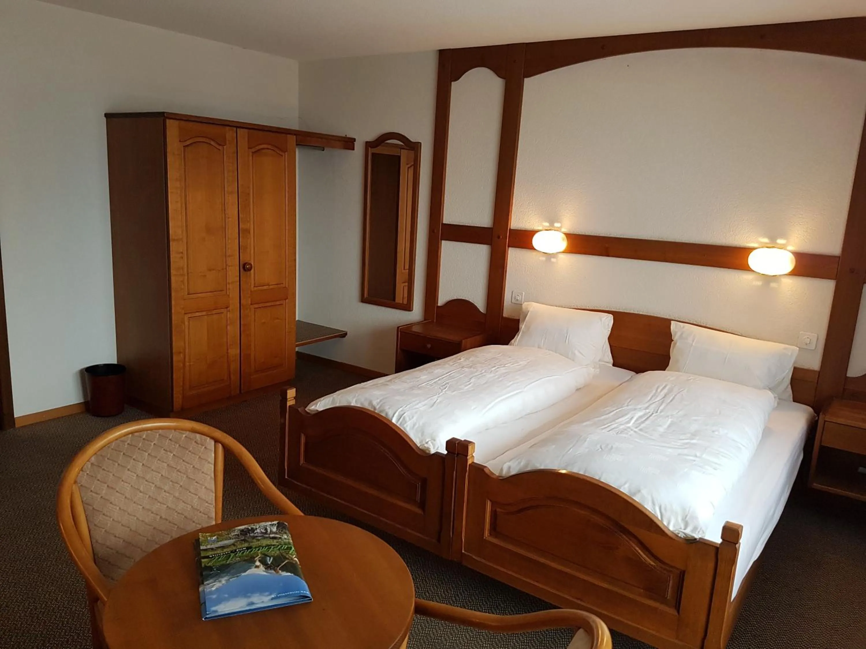 Photo of the whole room, Bed in Hotel Central