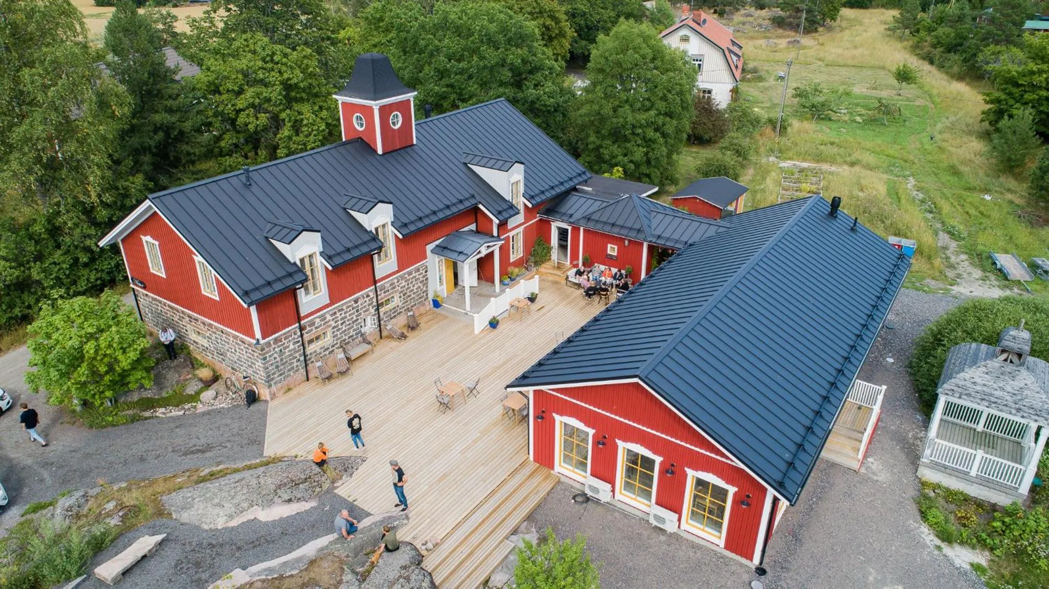 Property building in Hotel Nestor & Restaurant Back Pocket