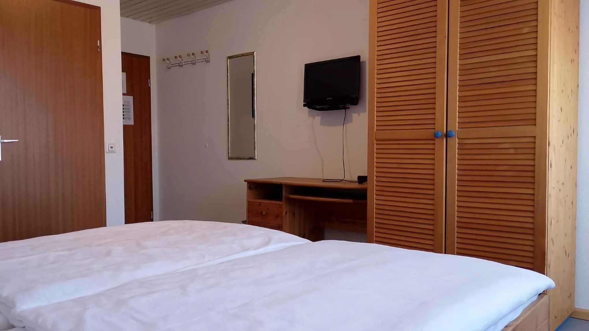 Bed in Hotel Zum Rebstock