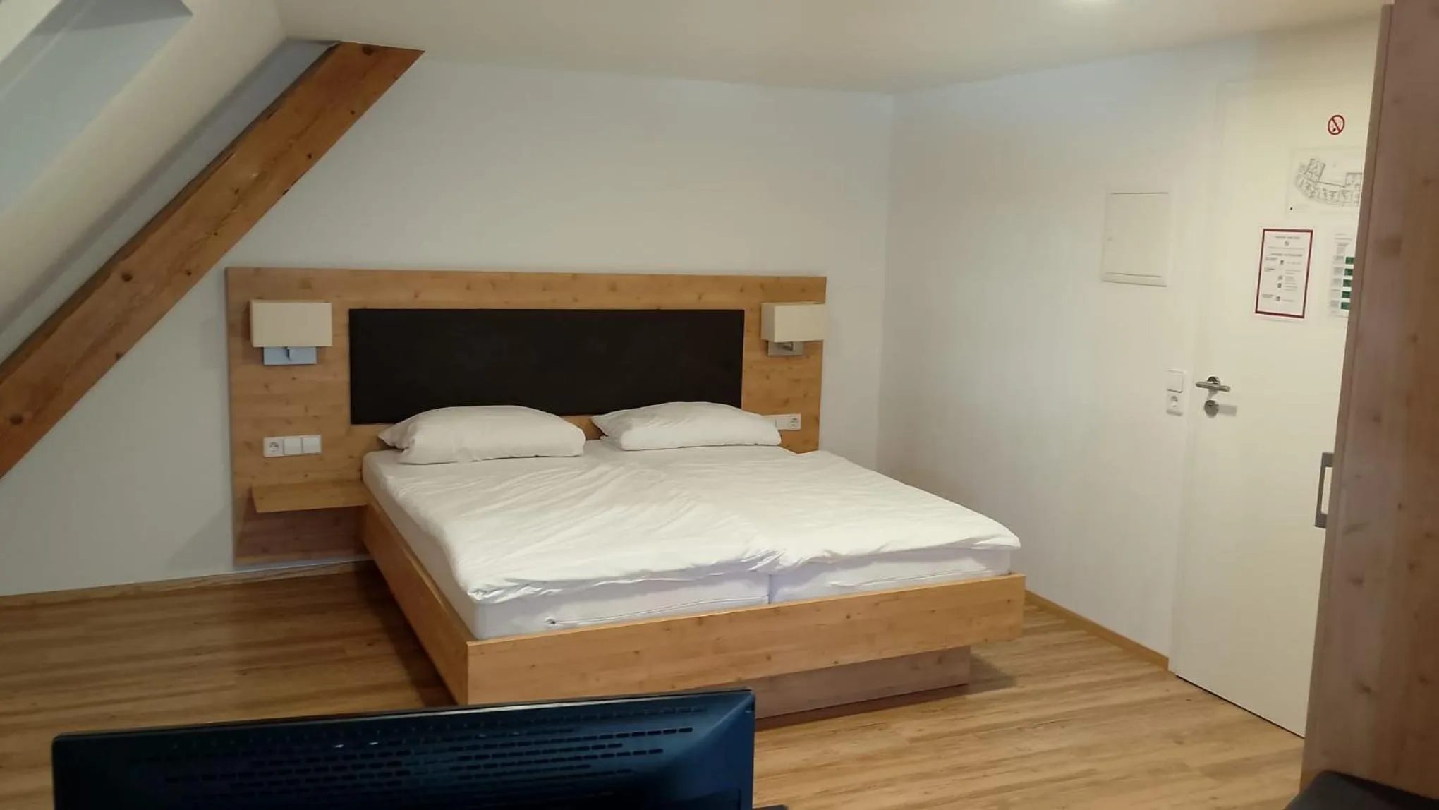 Bed in Hotel Zum Rebstock