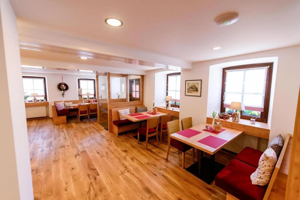 Dining area in Hotel Zum Rebstock