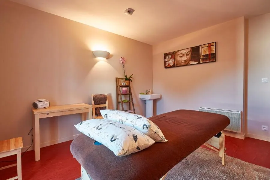 Massage, Bed in Logis Auberge De La Foret