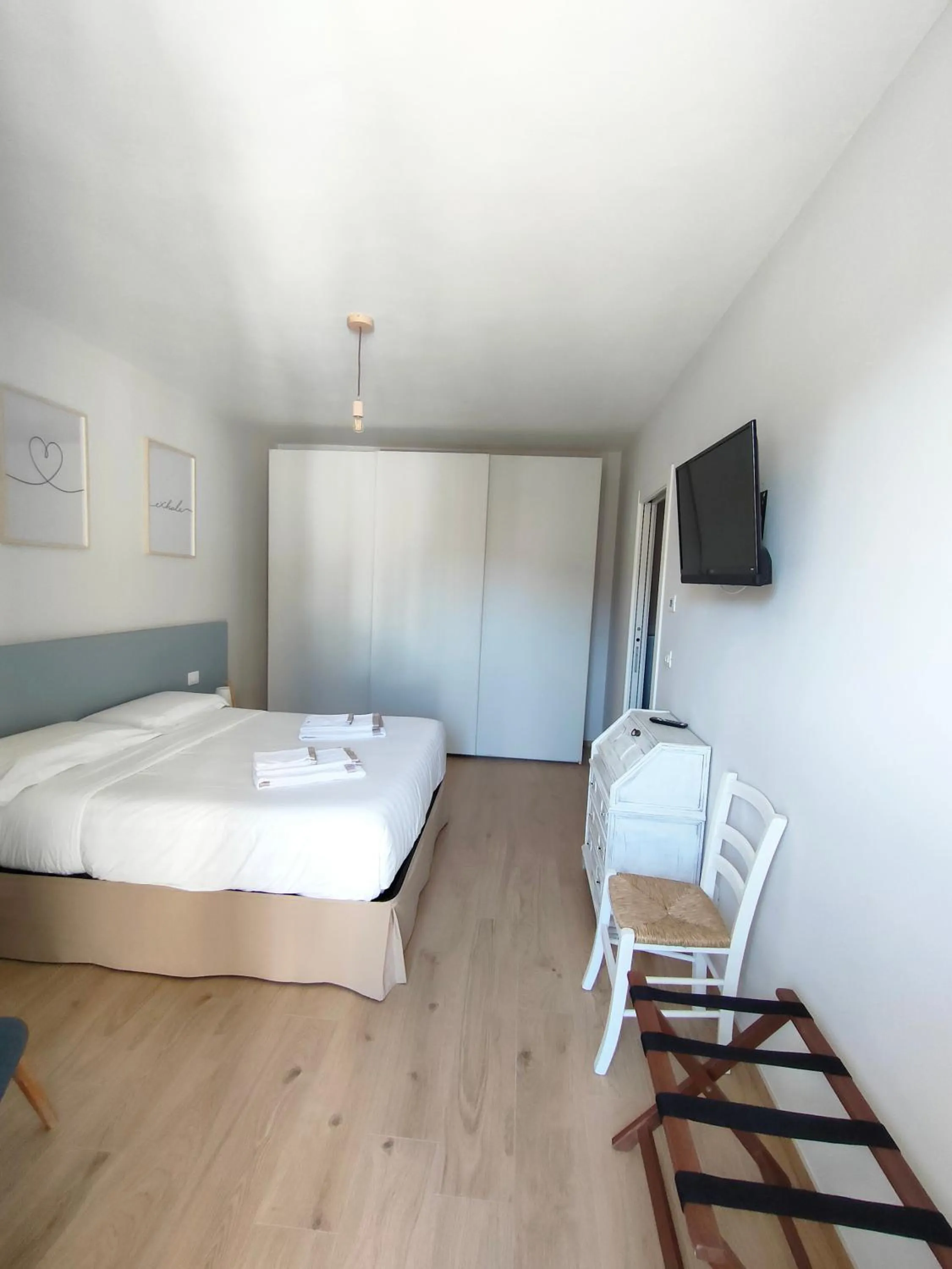 Photo of the whole room, Bed in Cascina BELLONUOVO