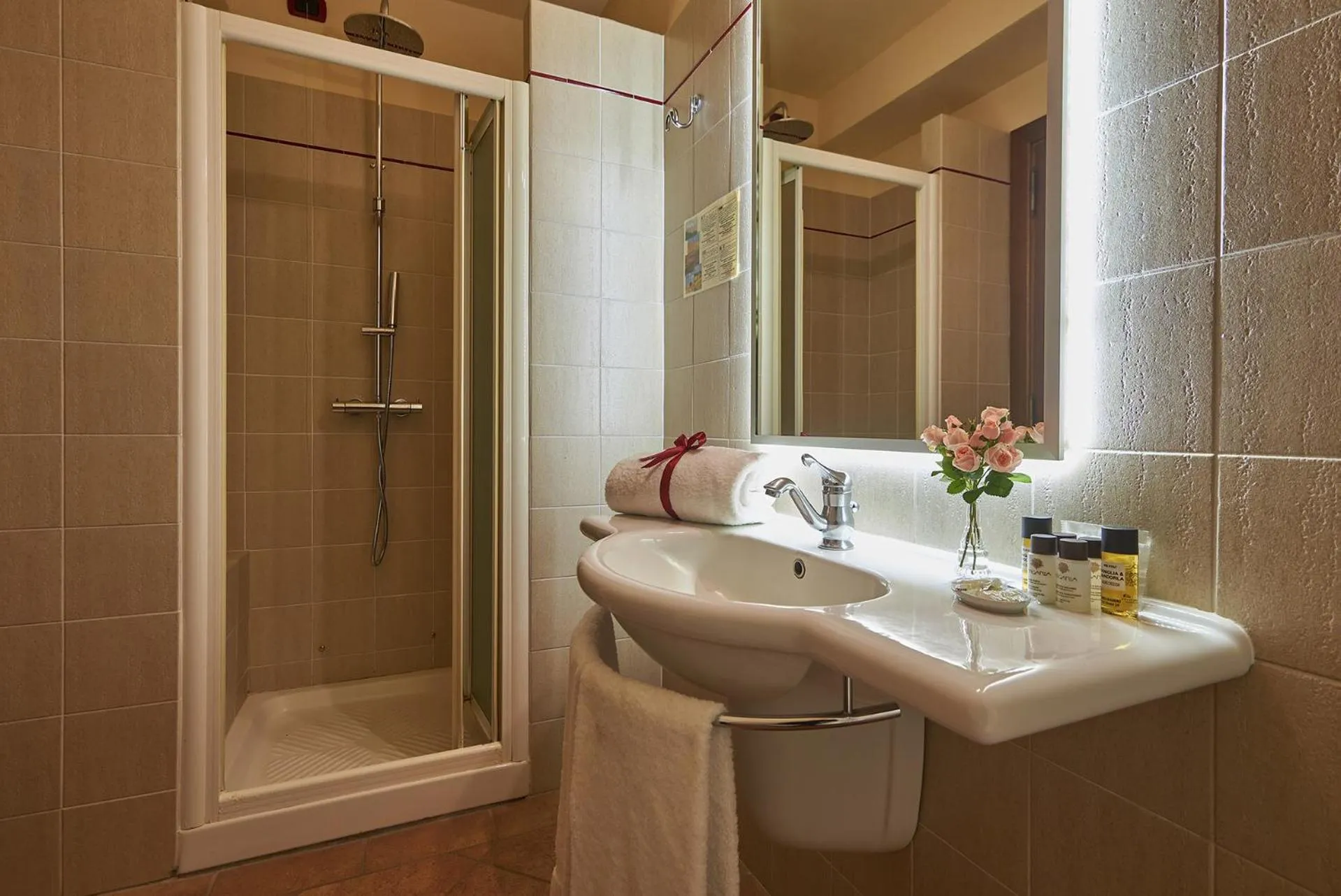 Bathroom in Casanova - Wellness Center La Grotta Etrusca