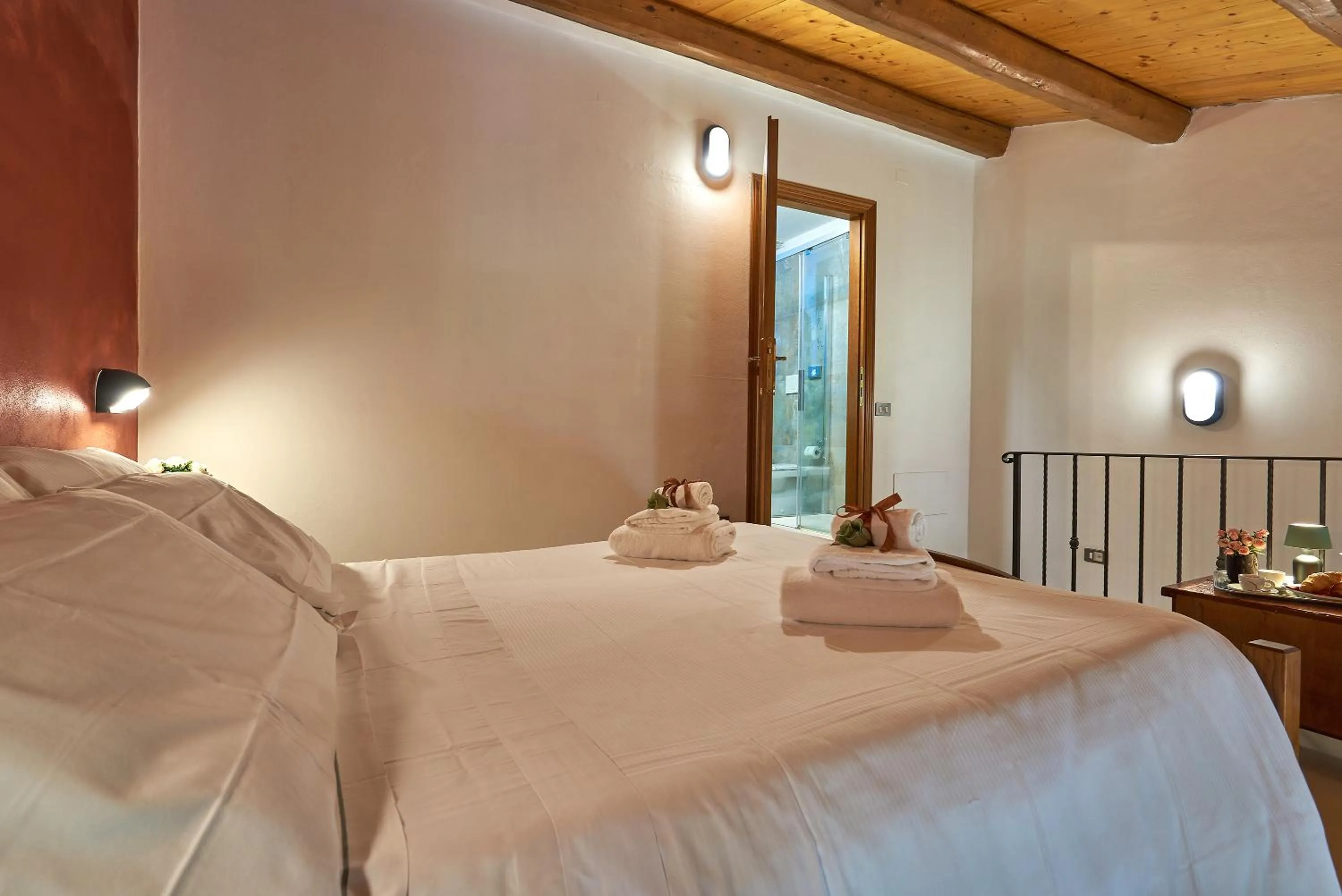 Bed in Casanova - Wellness Center La Grotta Etrusca