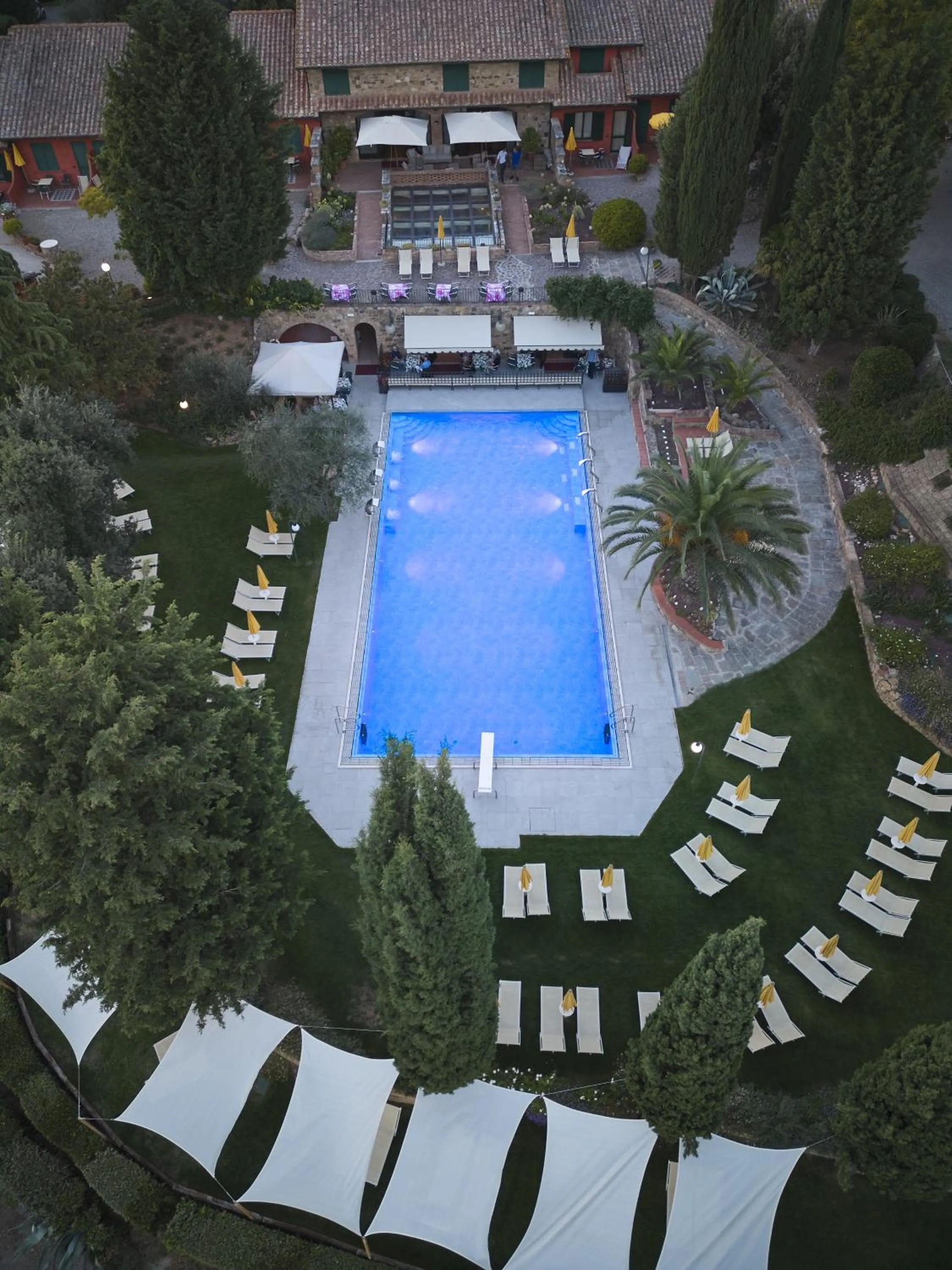 Swimming pool in Casanova - Wellness Center La Grotta Etrusca