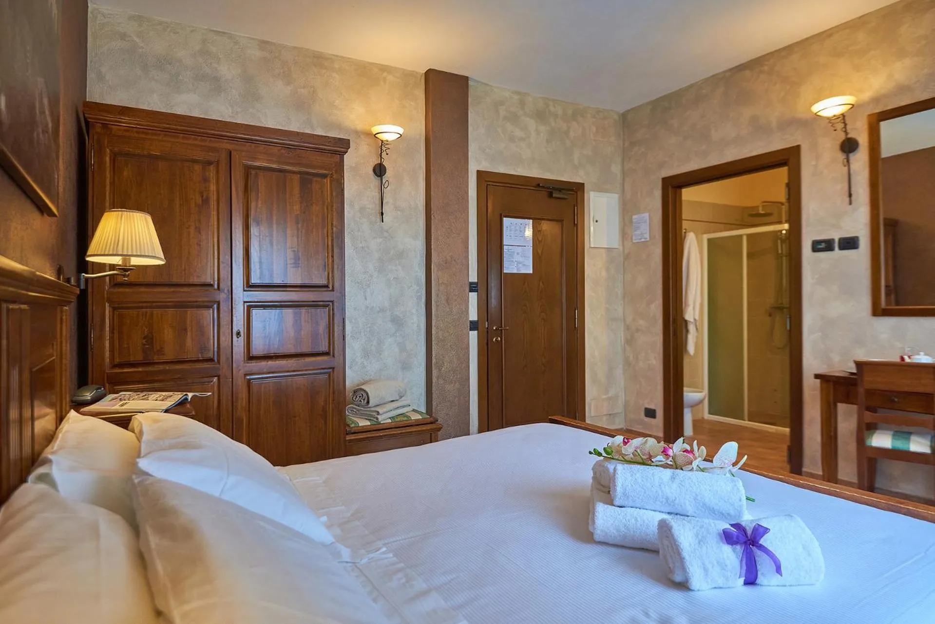 Photo of the whole room, Bed in Casanova - Wellness Center La Grotta Etrusca