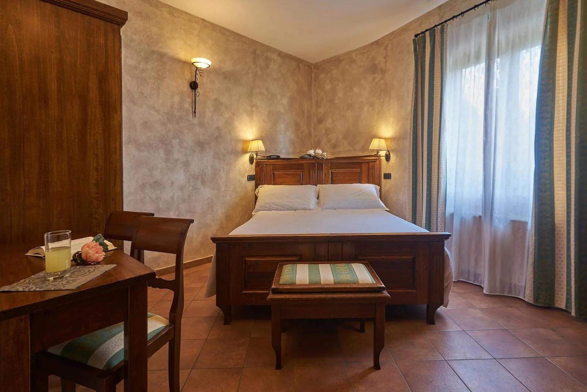 Photo of the whole room, Bed in Casanova - Wellness Center La Grotta Etrusca