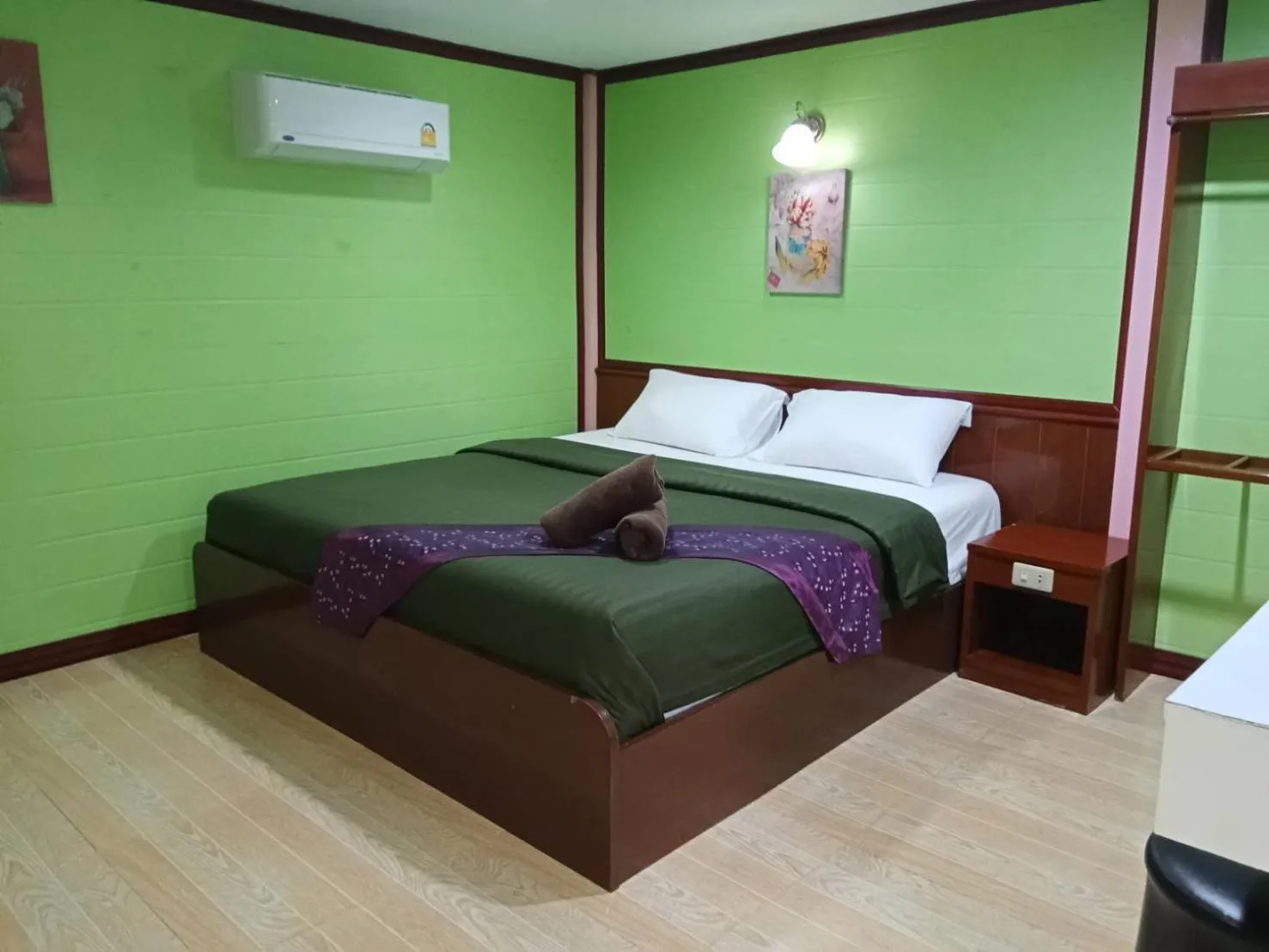Bed in Haad Somboon House