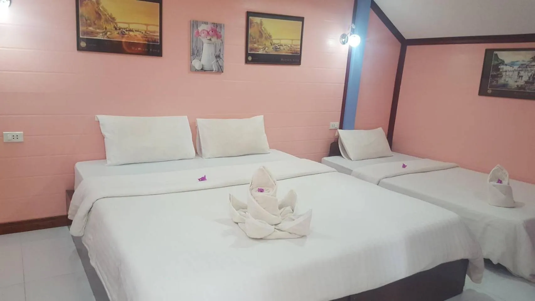 Bed in Haad Somboon House