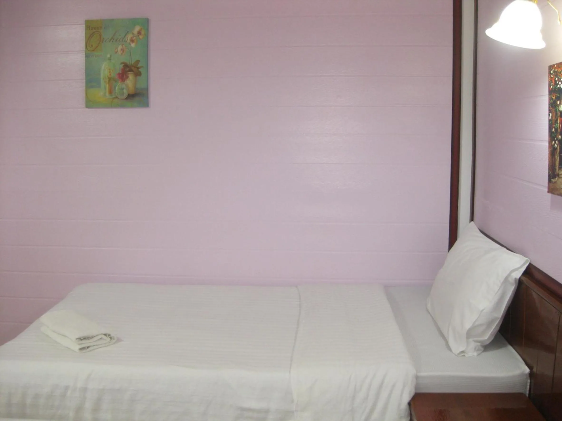 Bed in Haad Somboon House