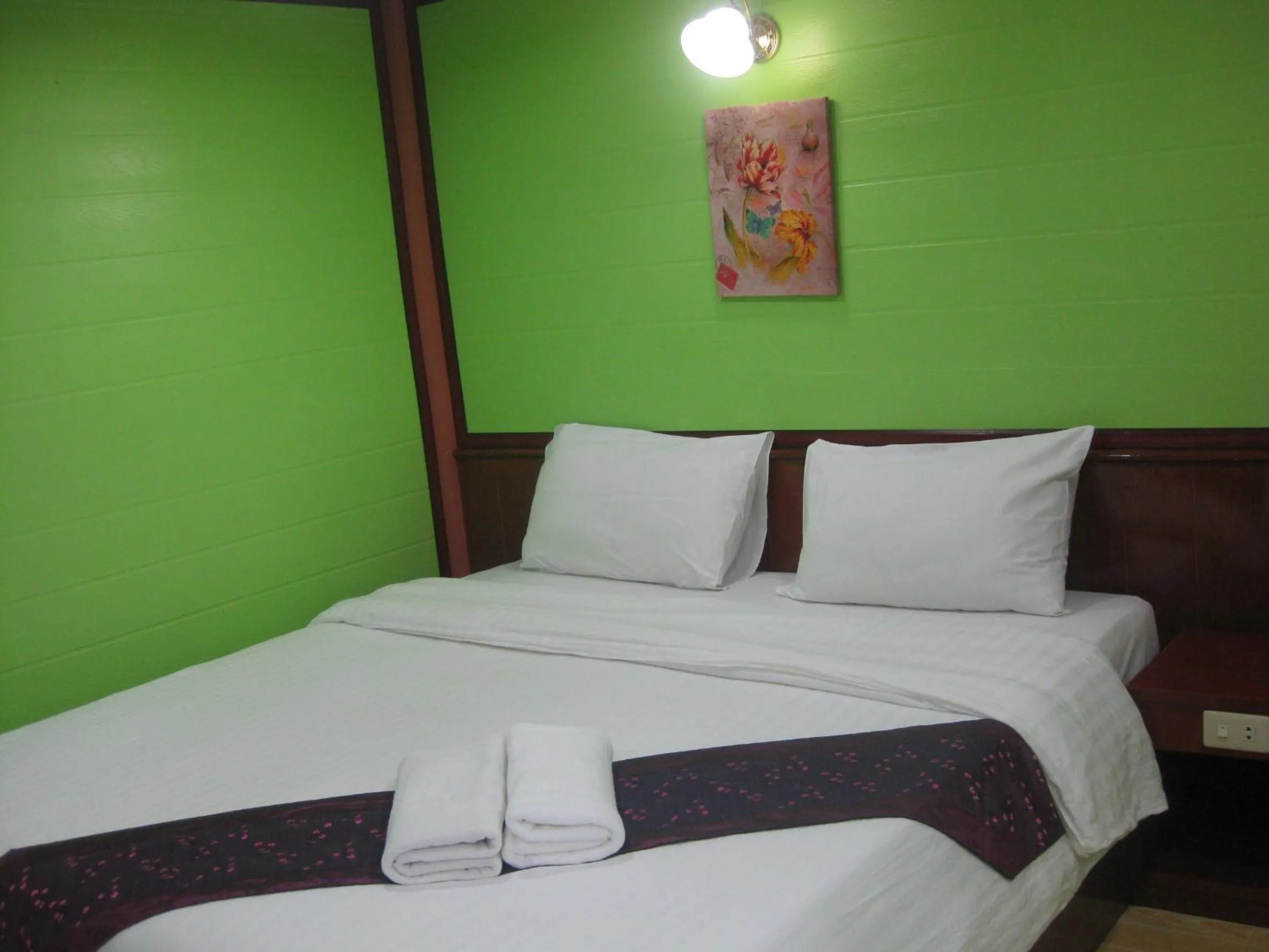 Bed in Haad Somboon House