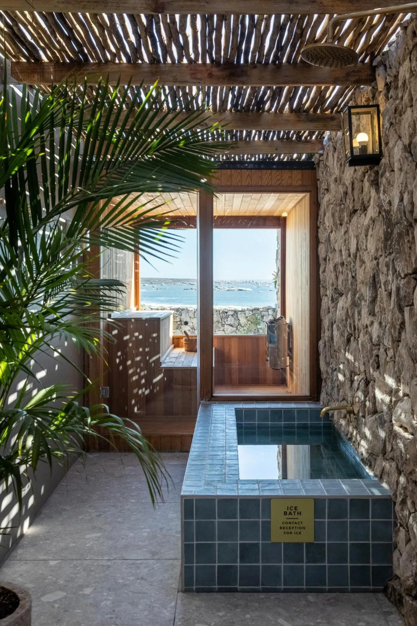 Abalone Hotel & Villas