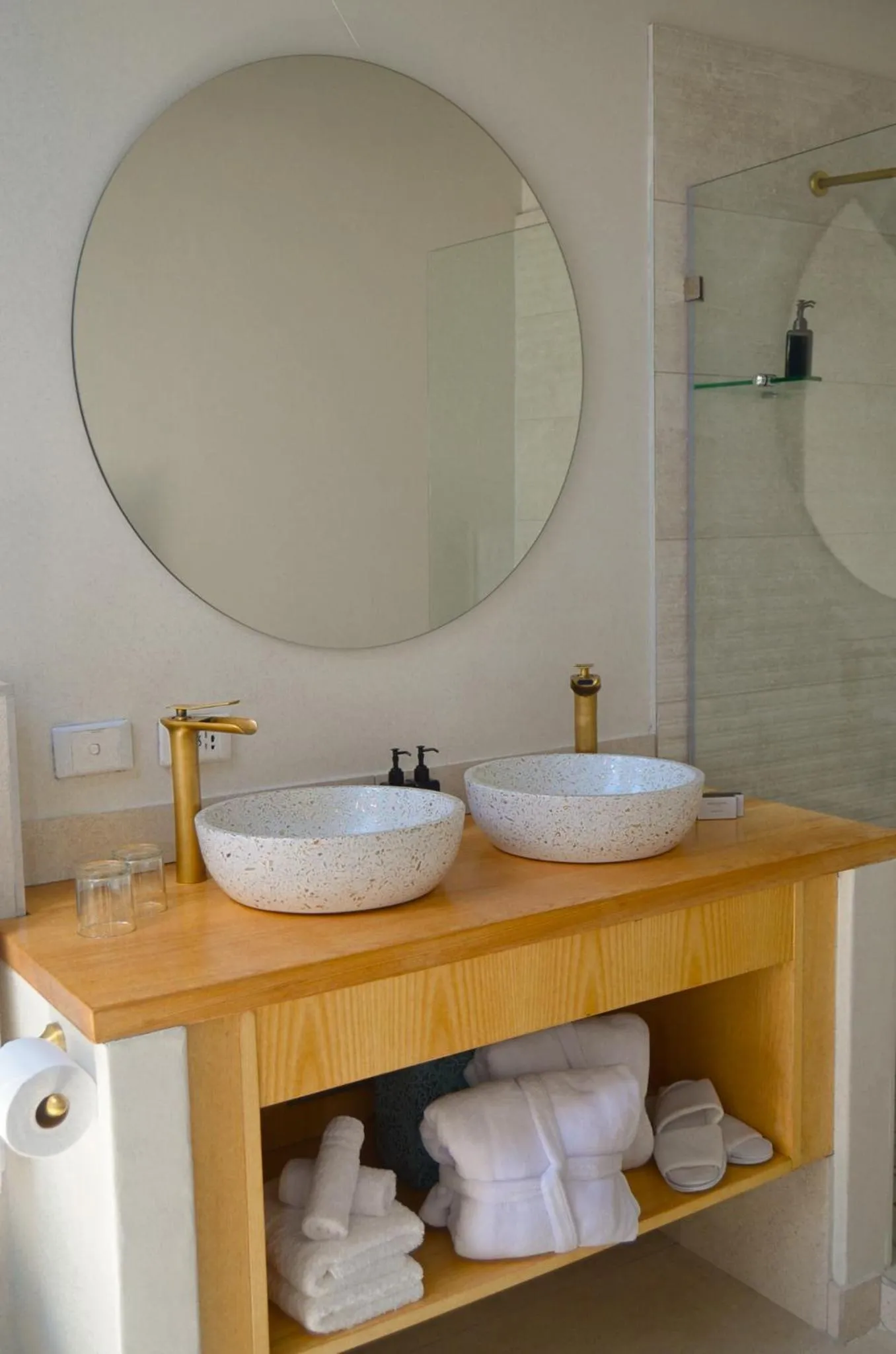 Abalone Hotel & Villas