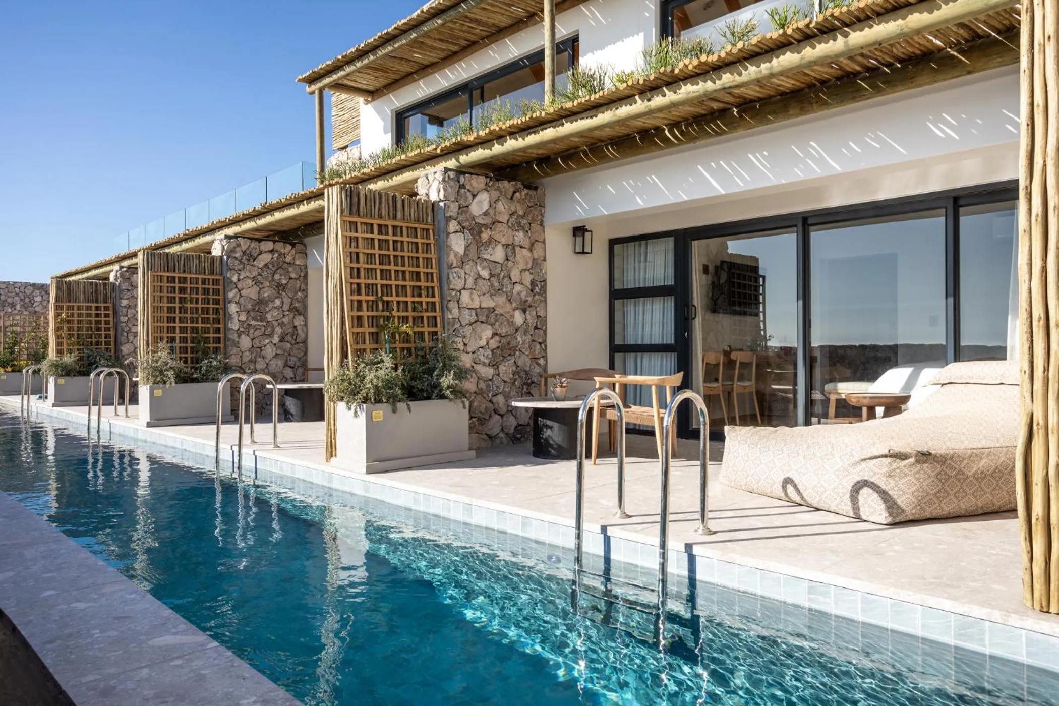 Abalone Hotel & Villas