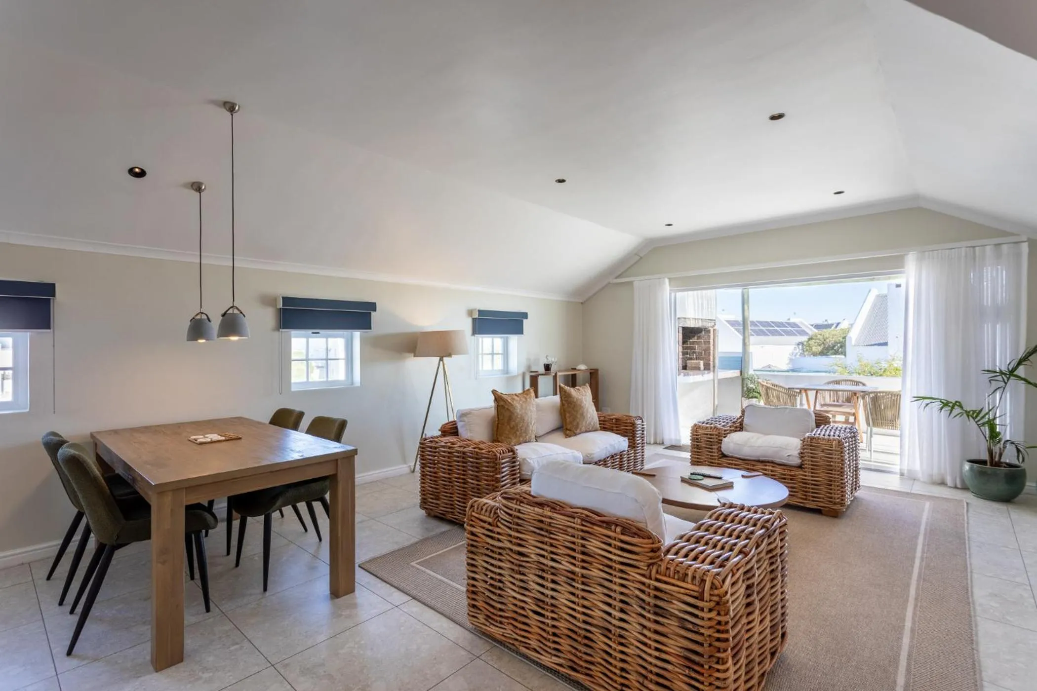 Abalone Hotel & Villas