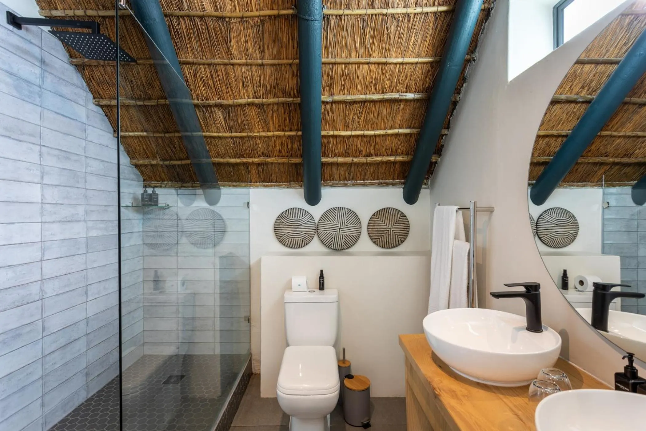 Abalone Hotel & Villas