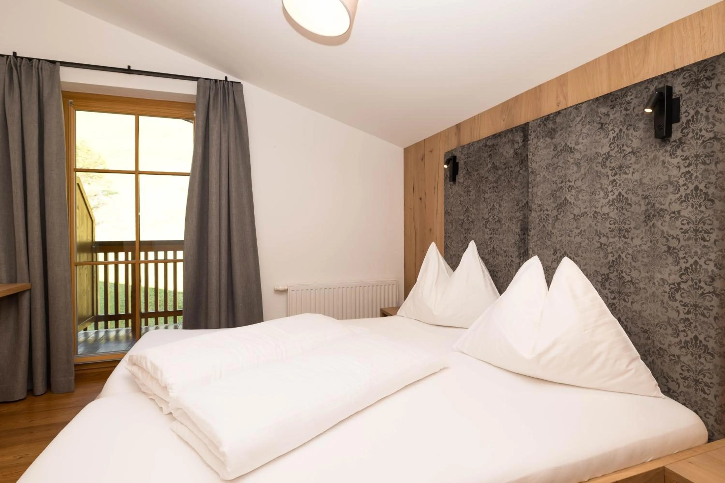 Bed in Berghotel Alpenklang