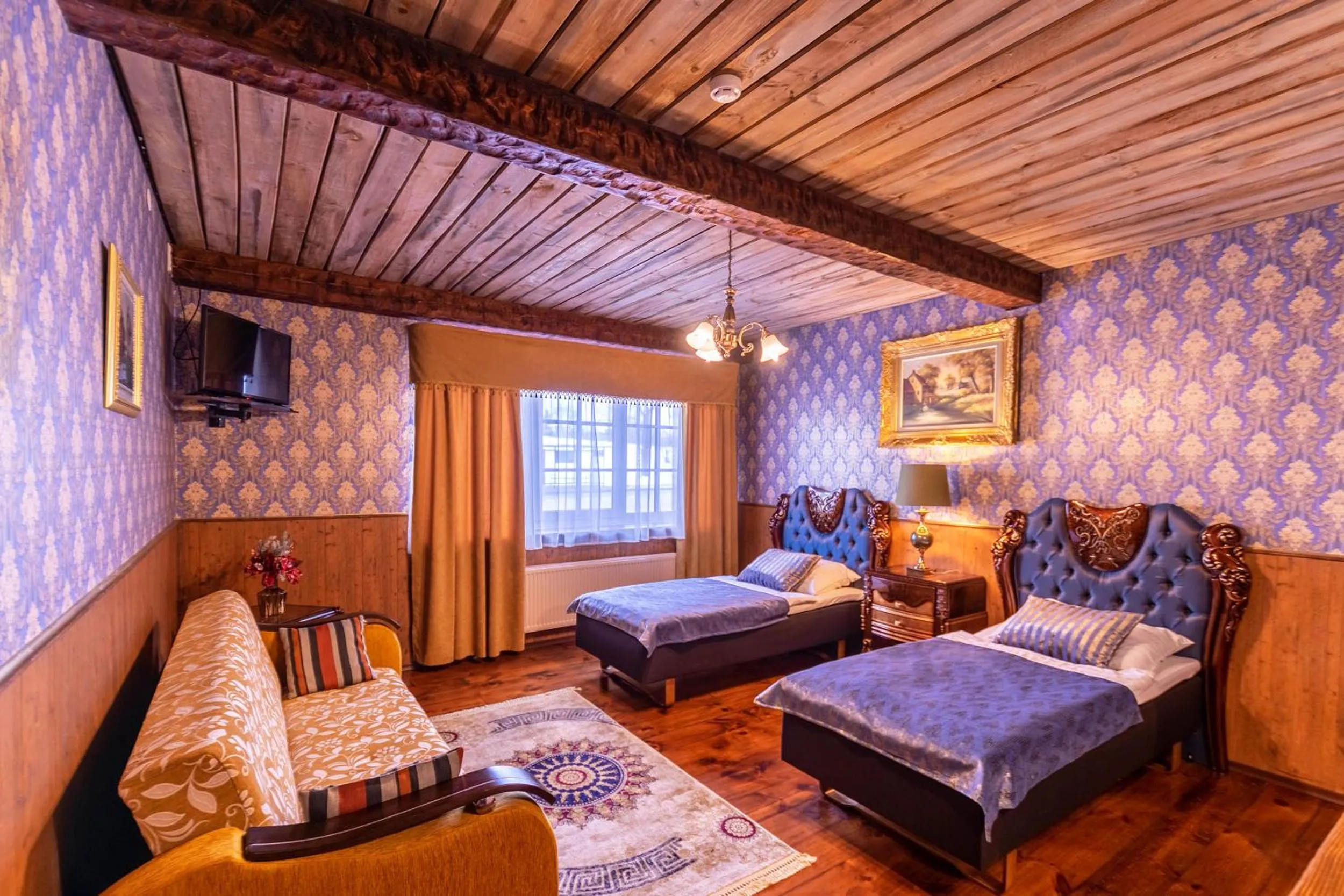 Photo of the whole room, Bed in Hansa Hotel