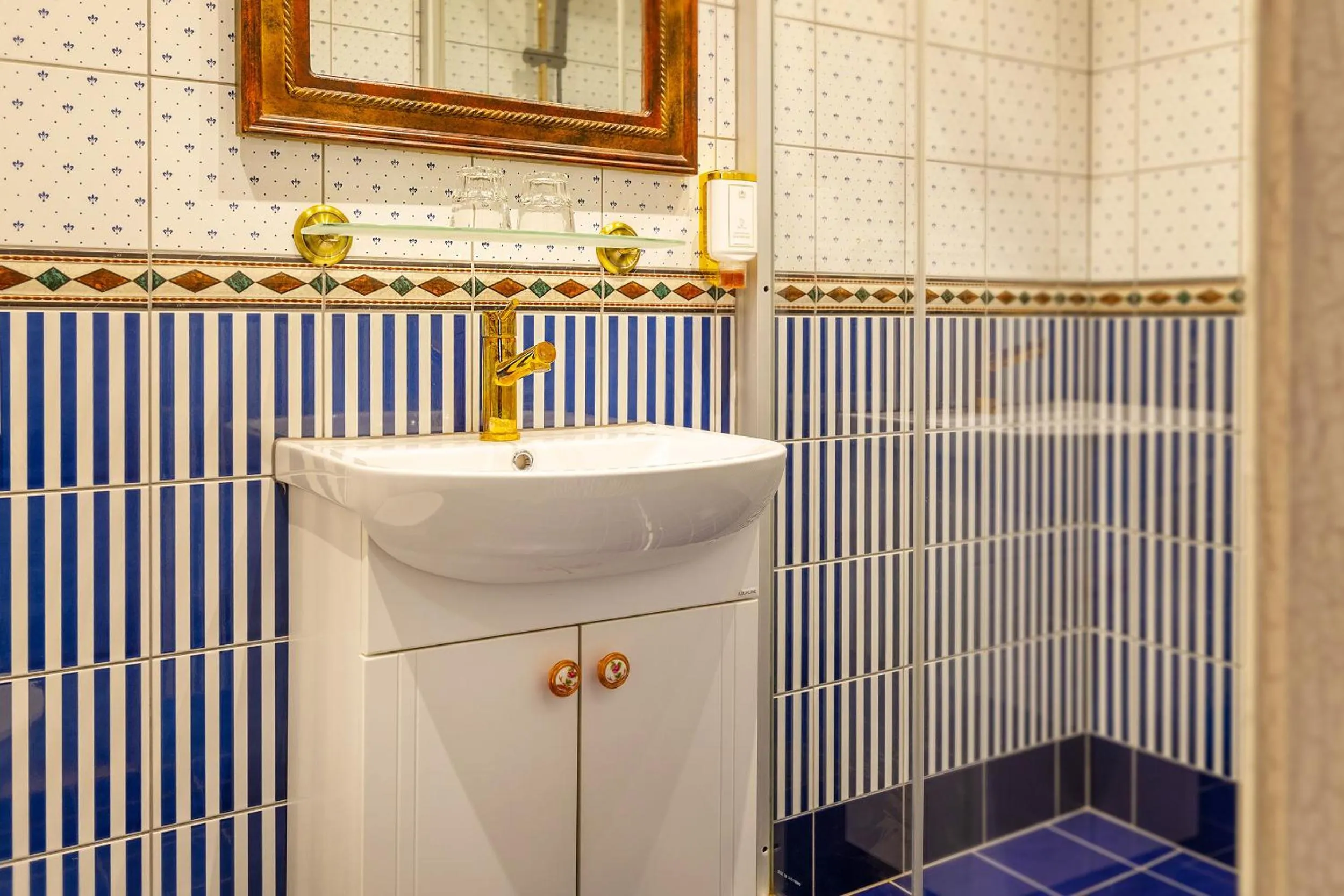 Bathroom in Hansa Hotel