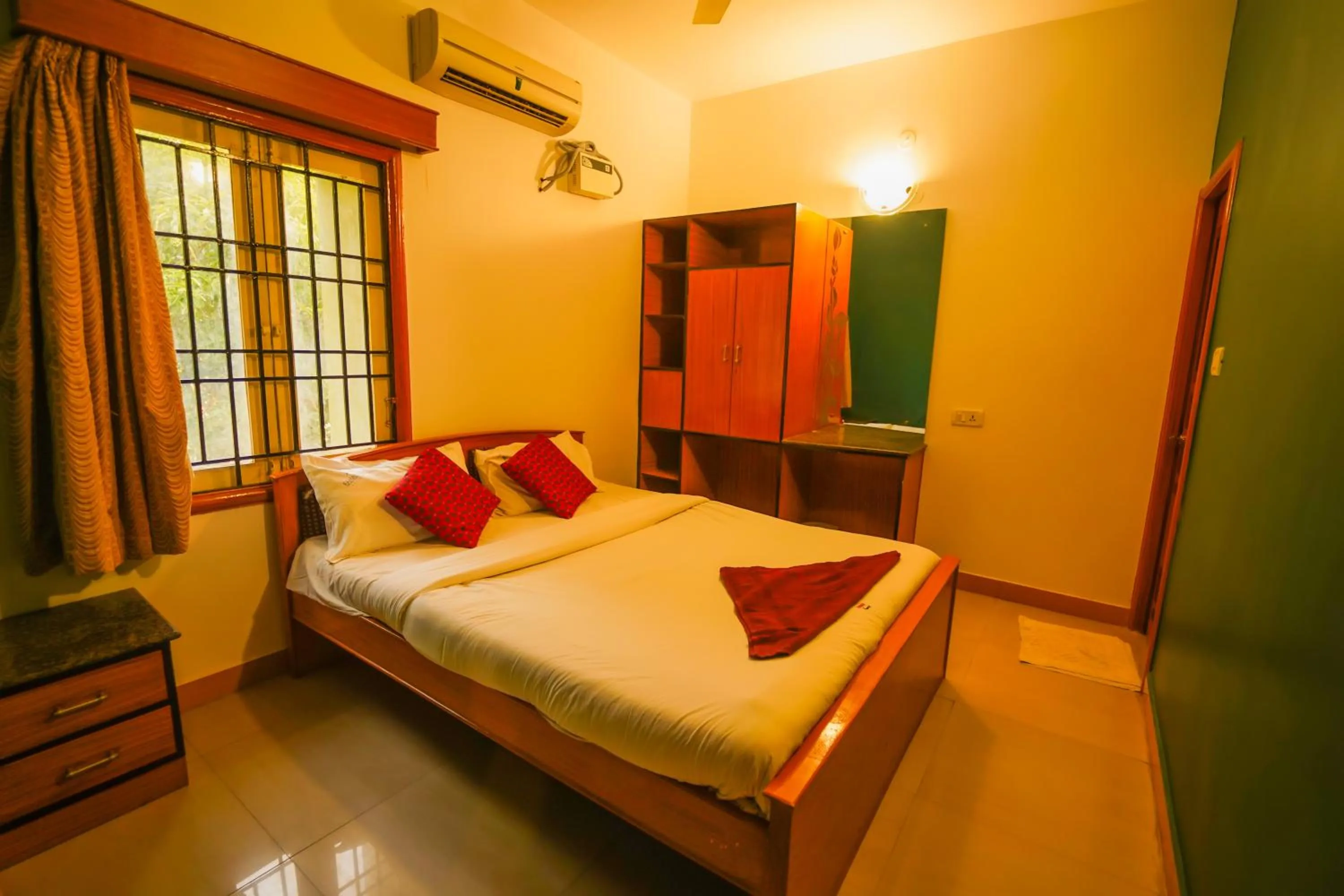 Bedroom, Bed in HOTEL THIRD EYE by RAMANA TOWERS