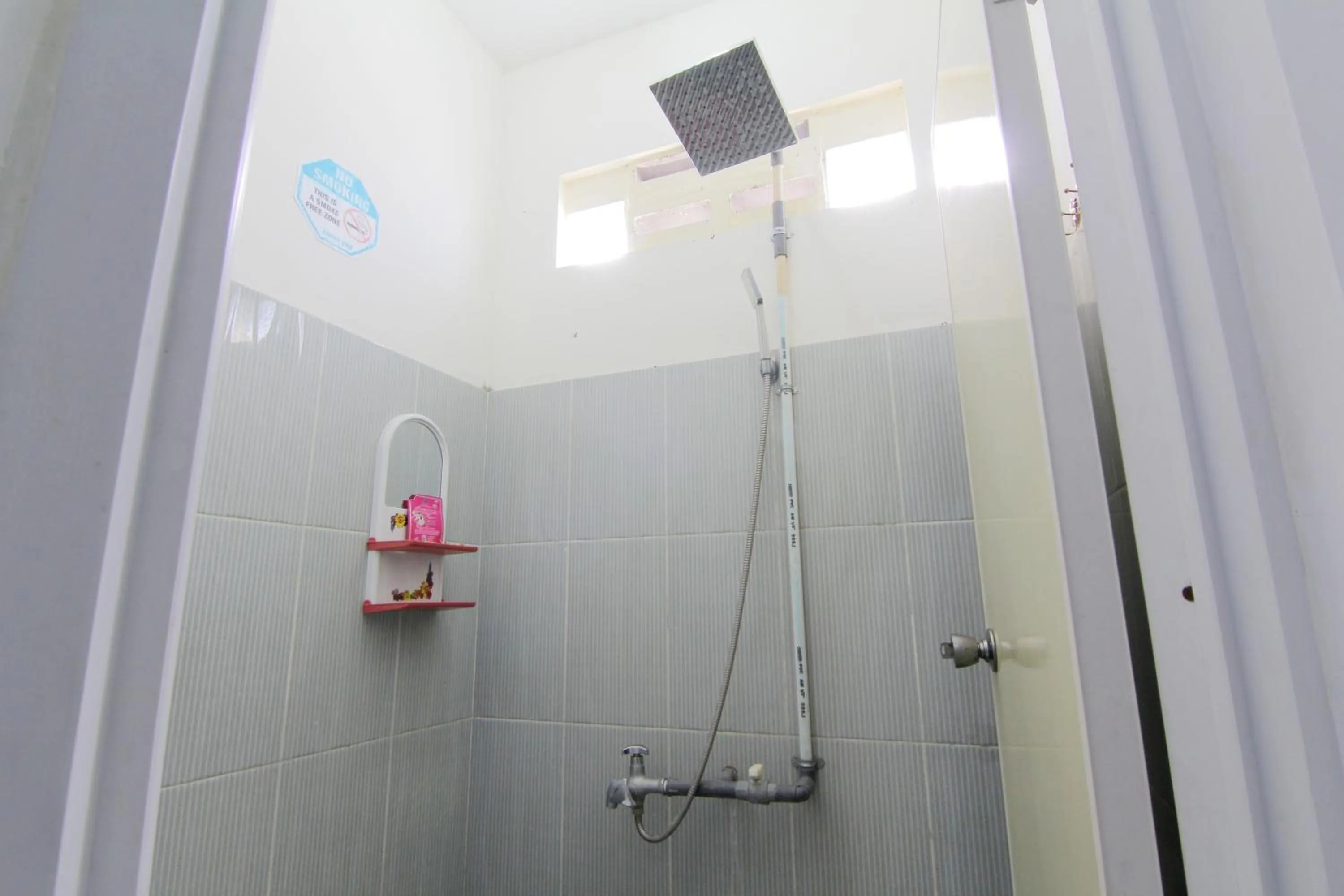Shower in Tiga Dua Homestay