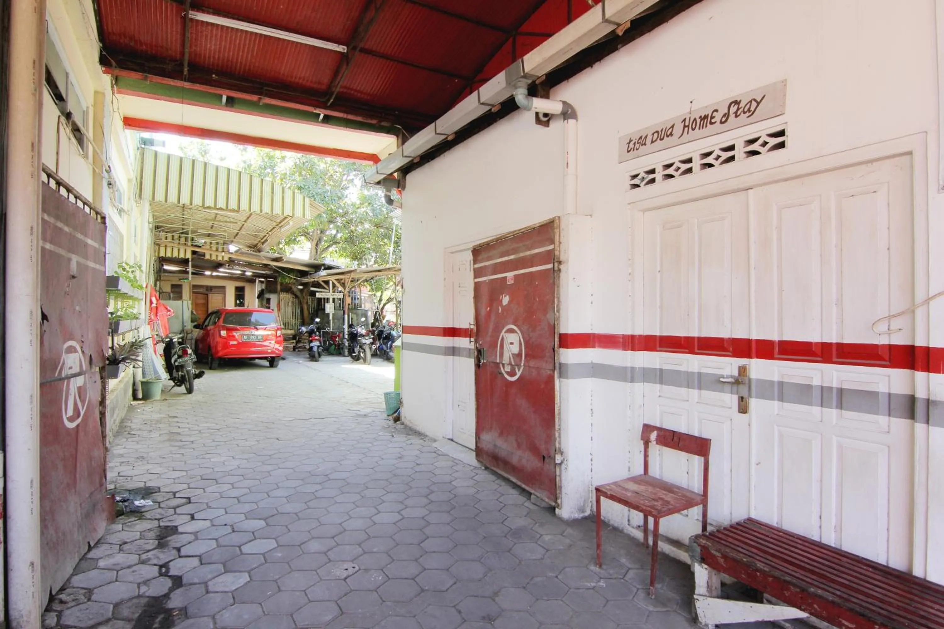 Facade/entrance in Tiga Dua Homestay