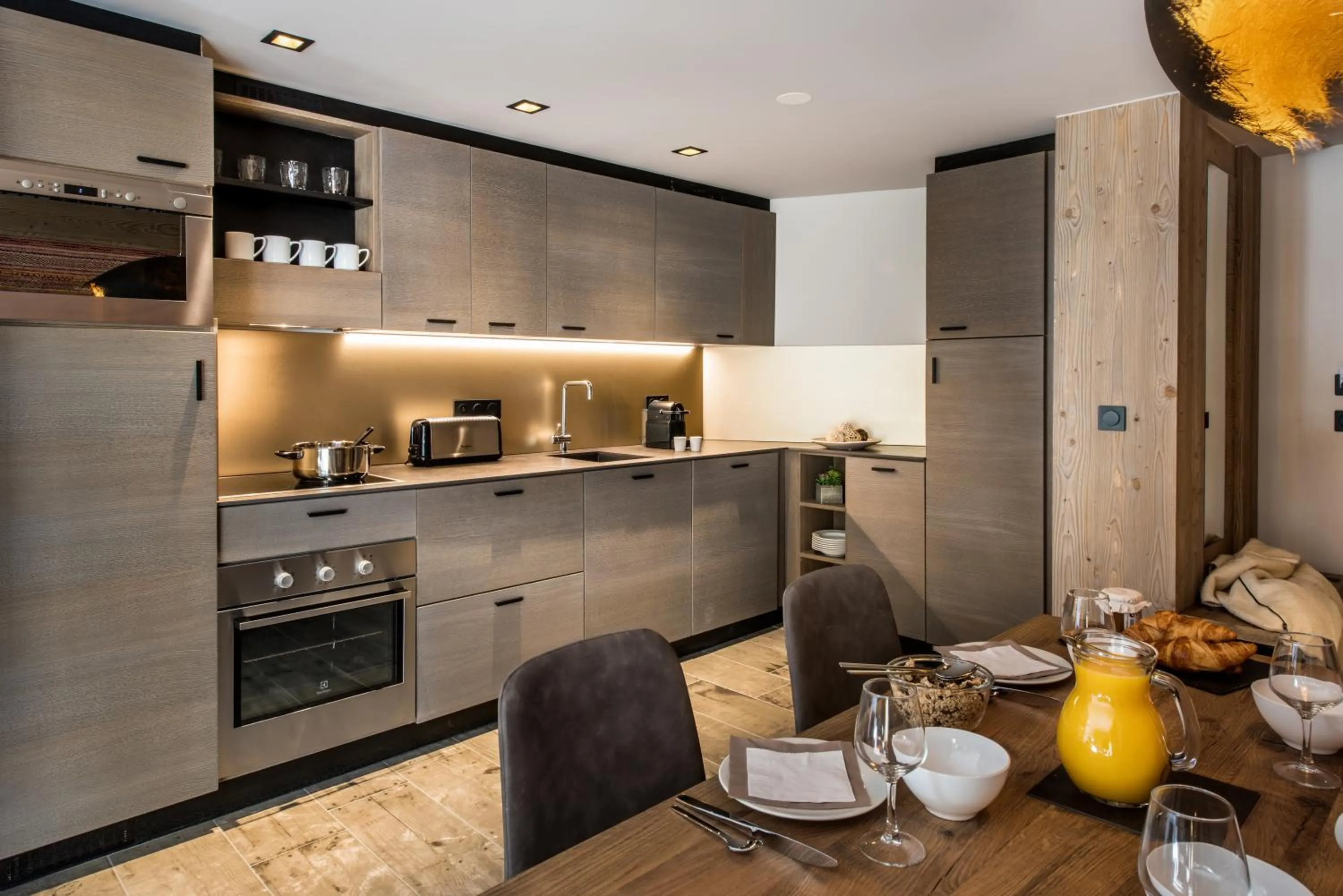 Kitchen or kitchenette in Montana Lodge