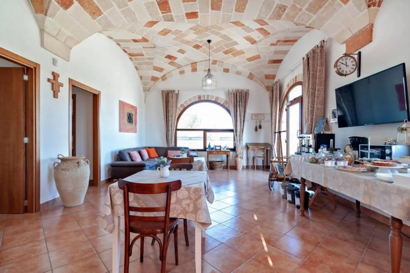 Communal lounge/ TV room in La Dimora dei Conti