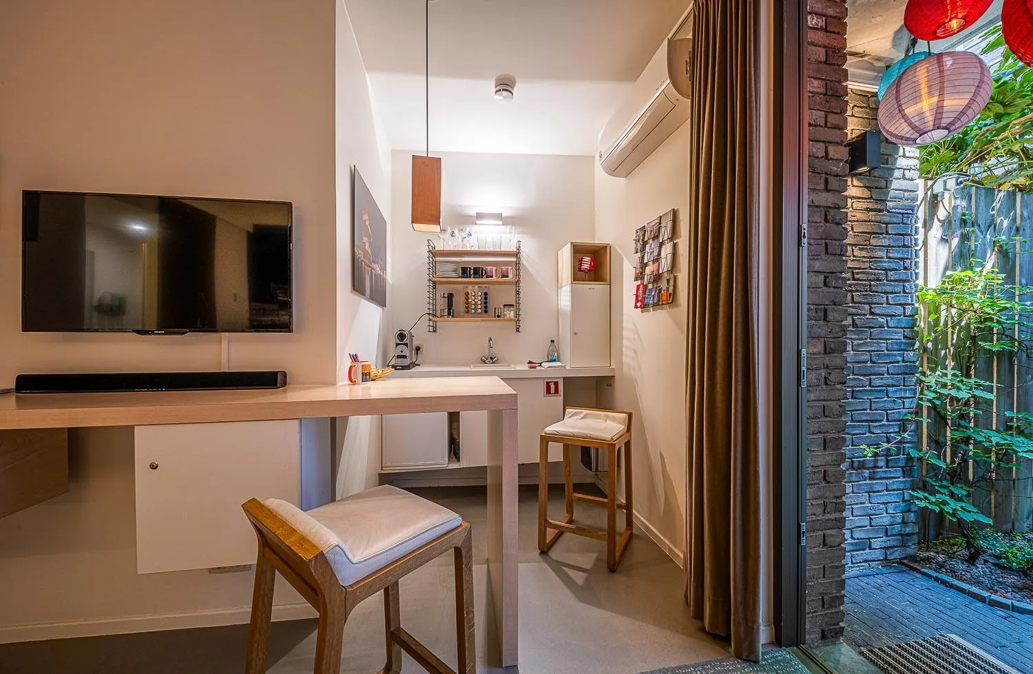 Kitchen or kitchenette in Antwerp For Two B&B