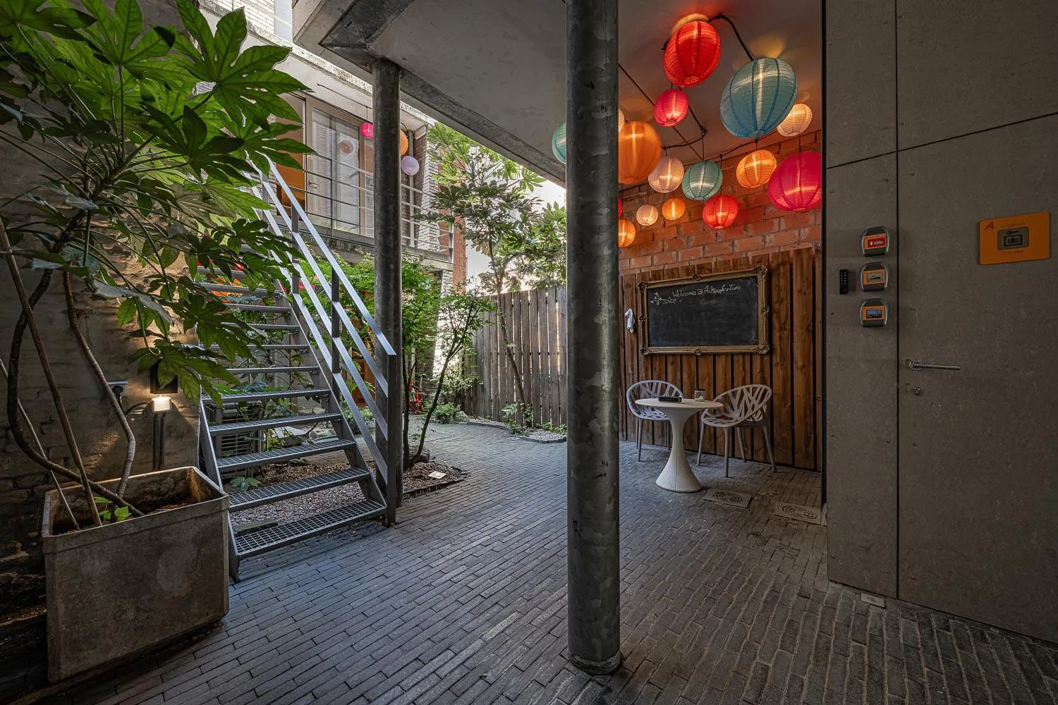 Patio in Antwerp For Two B&B