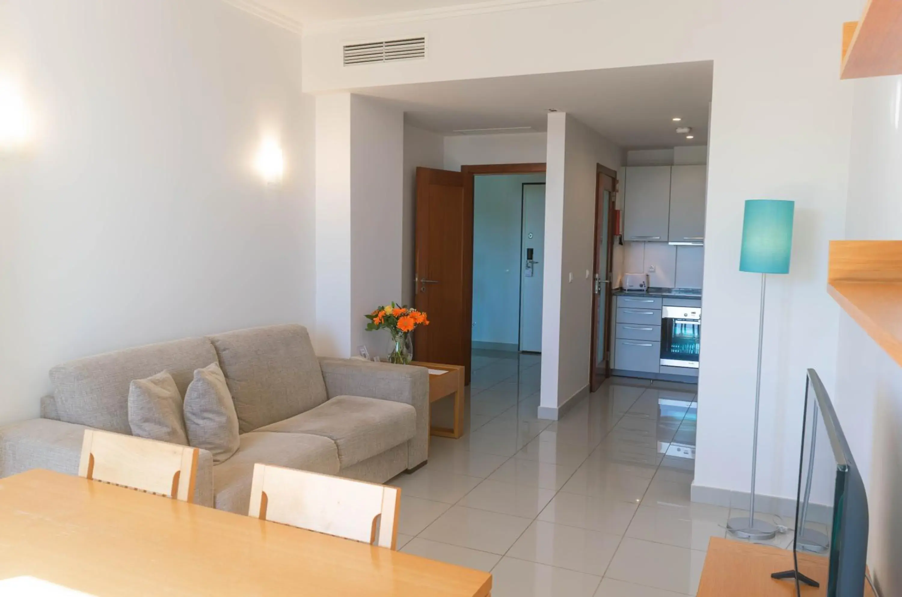 One-Bedroom Suite (2 Adults + 2 Children) in Villa Doris Suites One-Bedroom Suite (2 Adults + 2 Children) in Villa Doris Suites