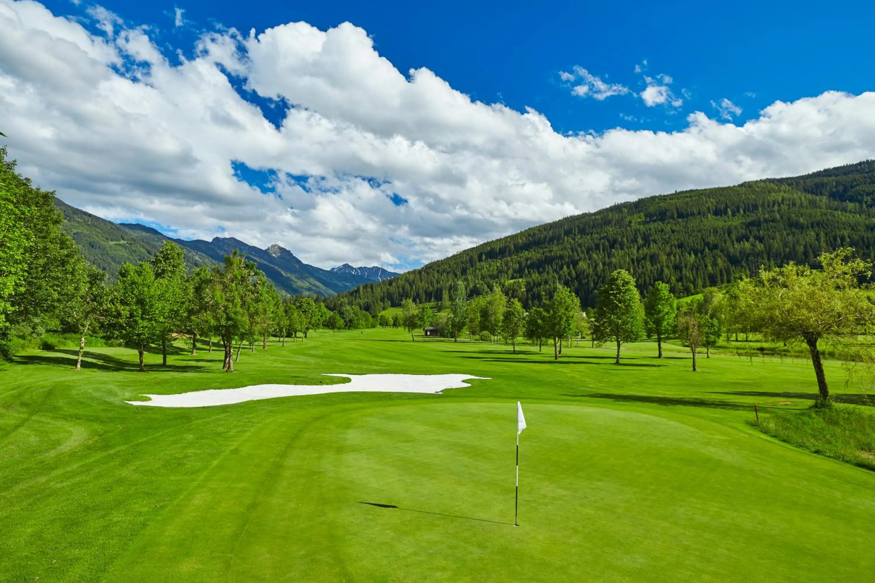 Golfcourse in Hotel Zum Jungen Römer