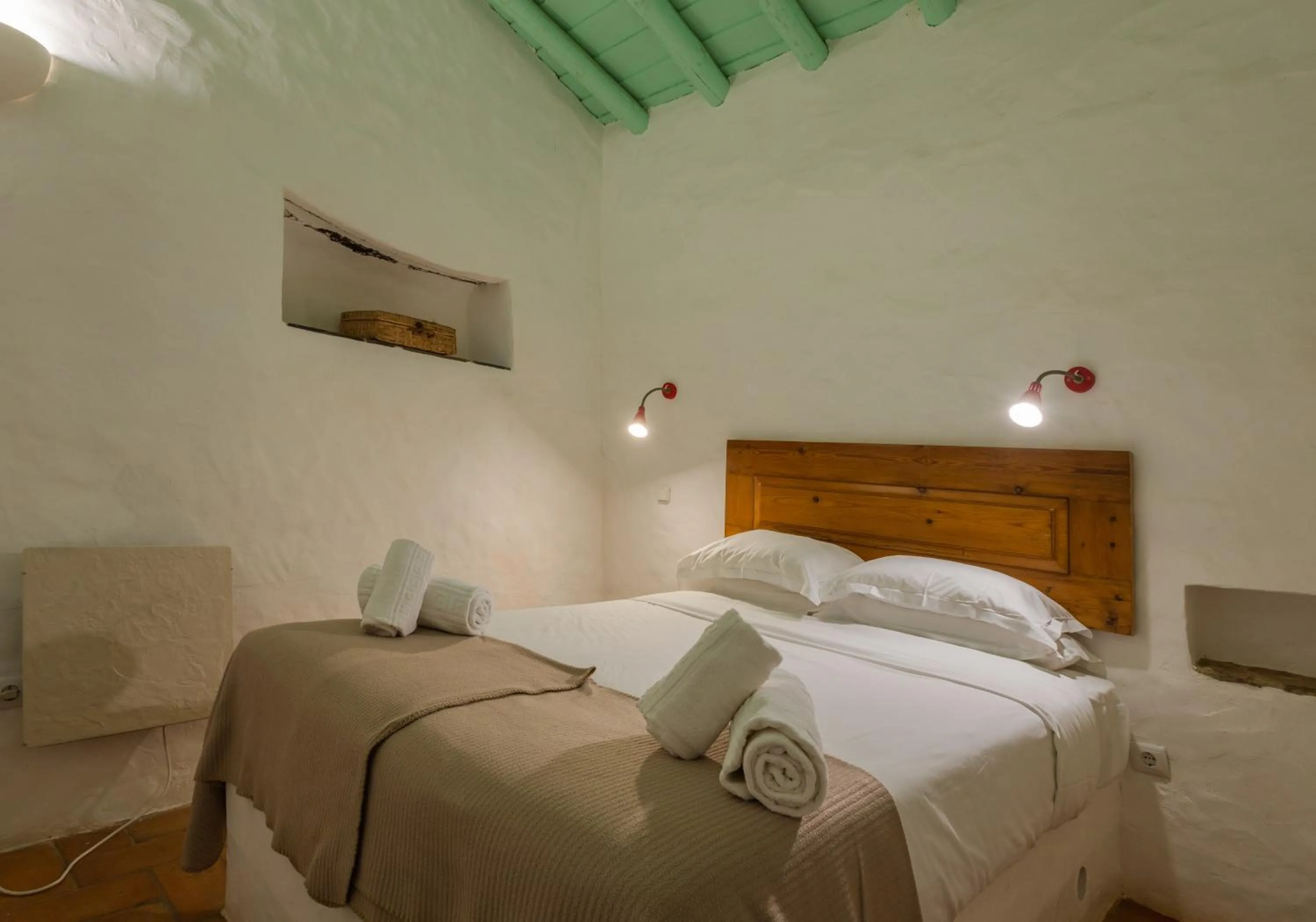 Bed in Aldeia da Pedralva by WOT Signature