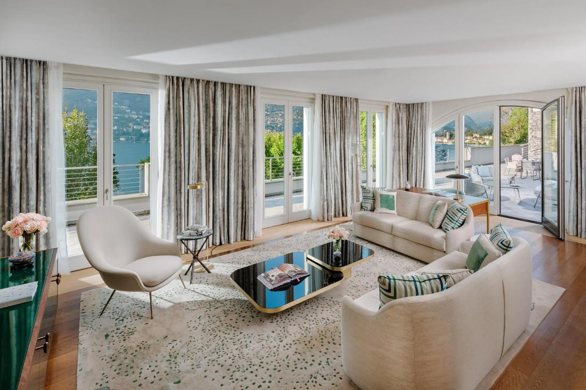 Living room in Mandarin Oriental, Lago di Como