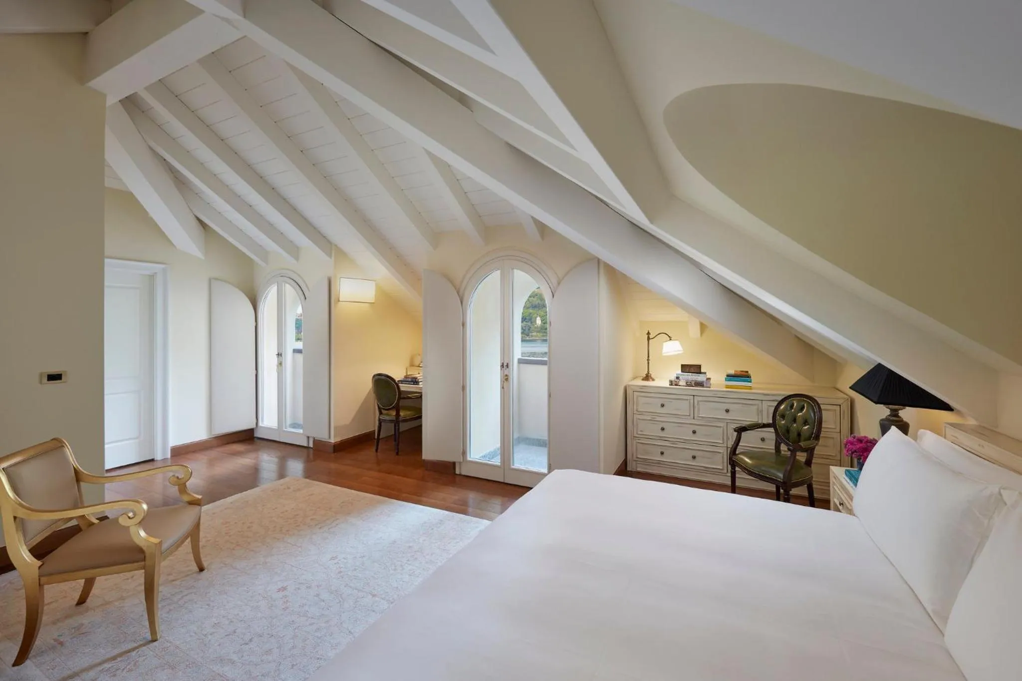 Bedroom, Bed in Mandarin Oriental, Lago di Como