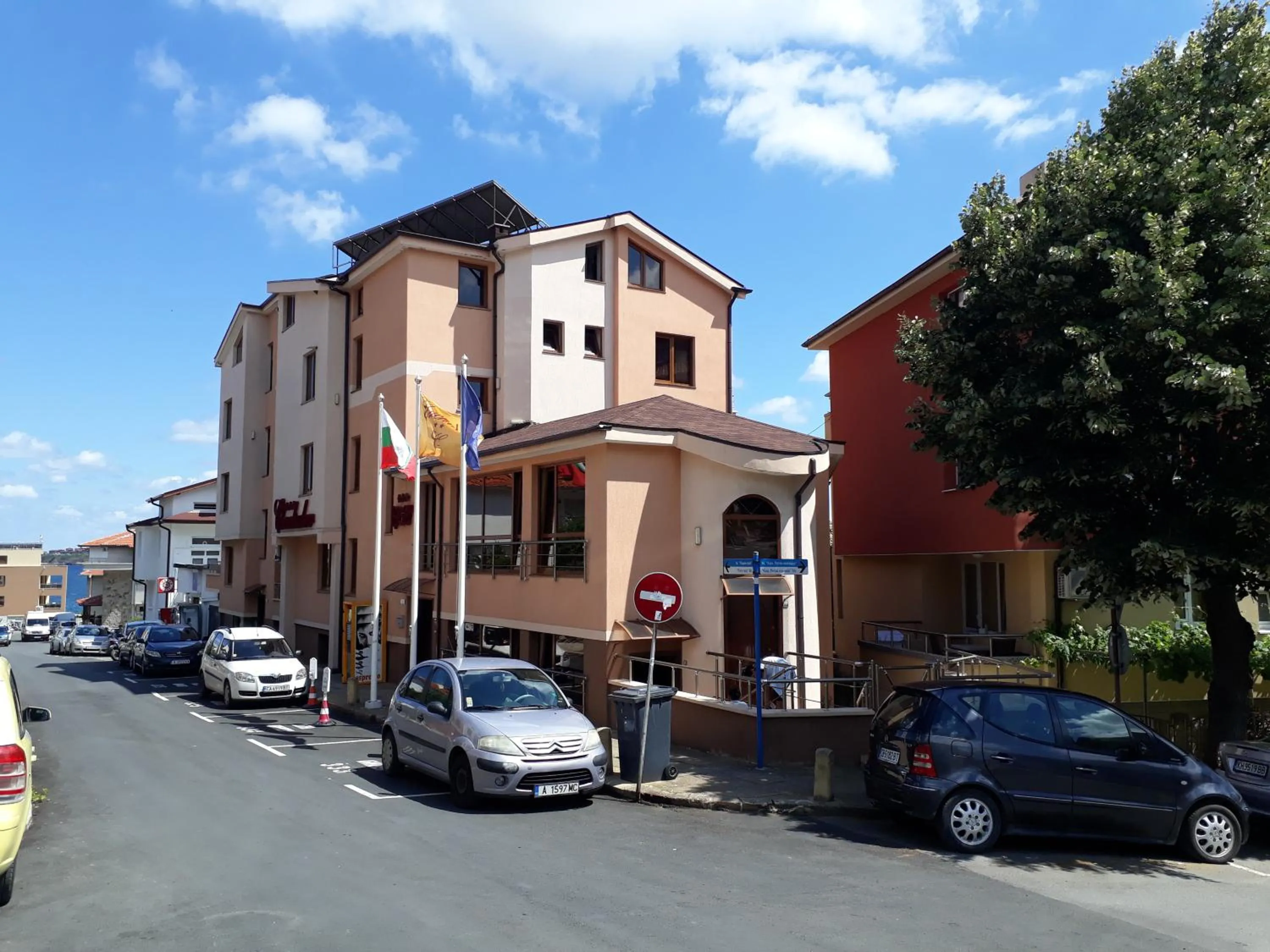 Facade/entrance in Hotel Chuchulev