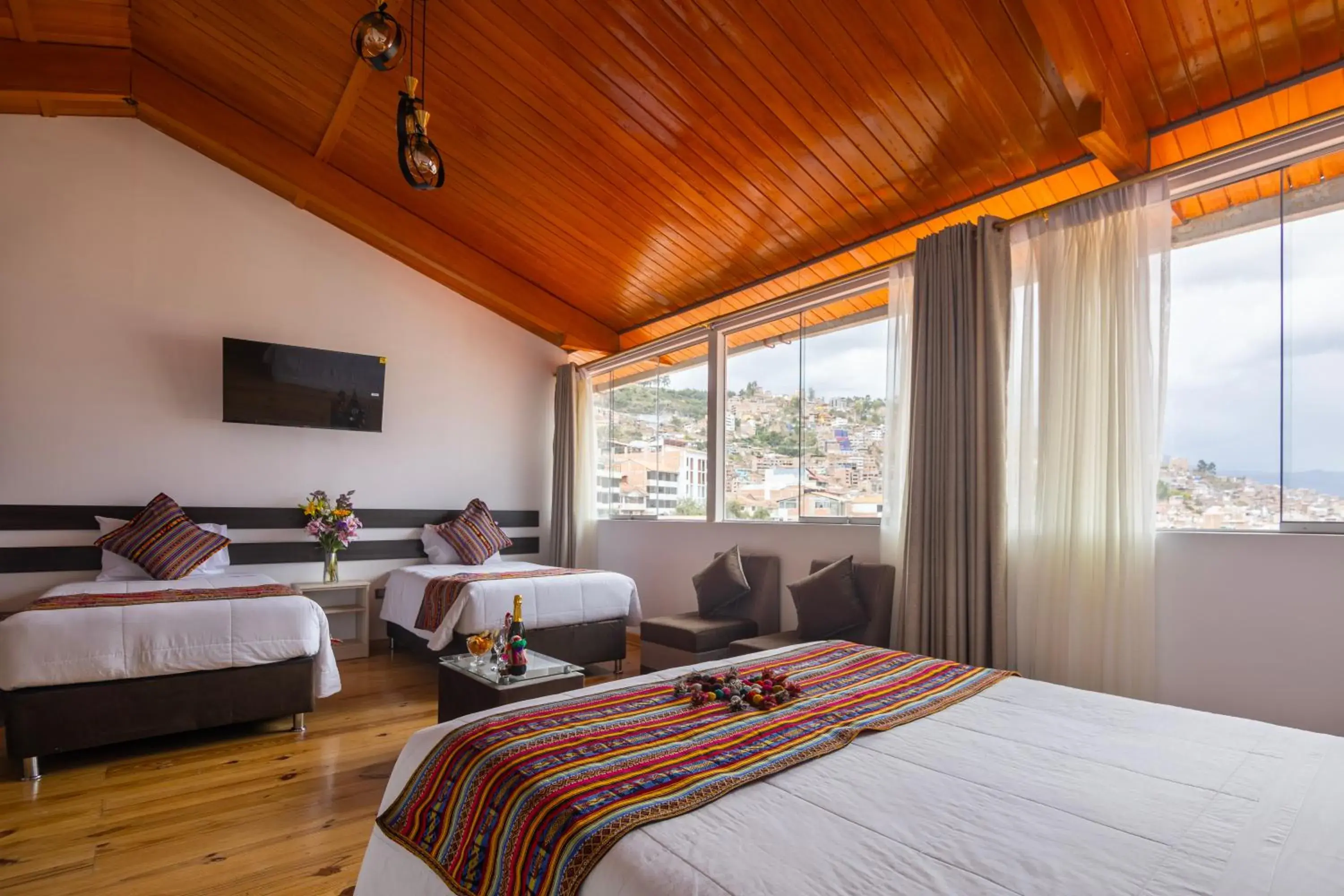 Standard Quadruple Room in Koyllur Inn Standard Quadruple Room in Koyllur Inn