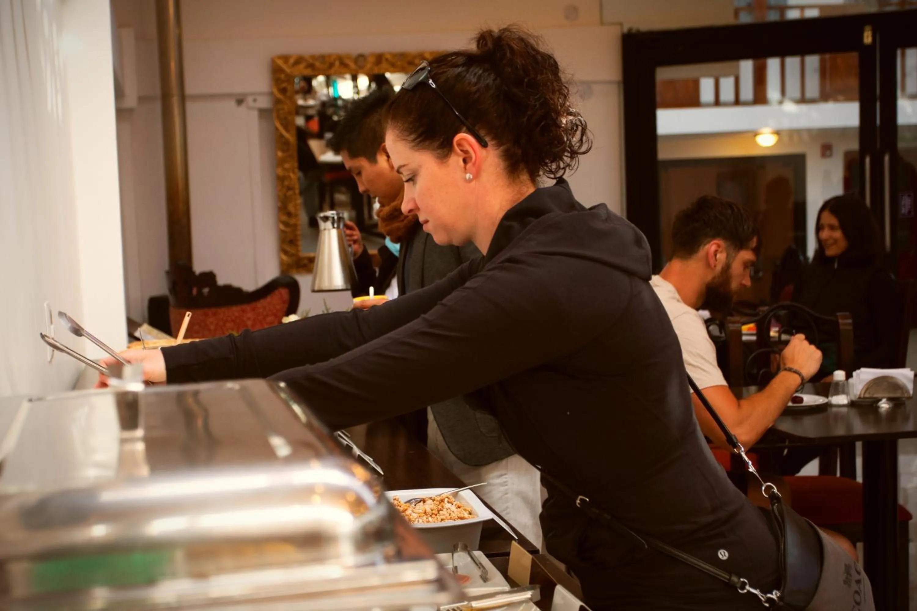 Restaurant/places to eat in Koyllur Inn